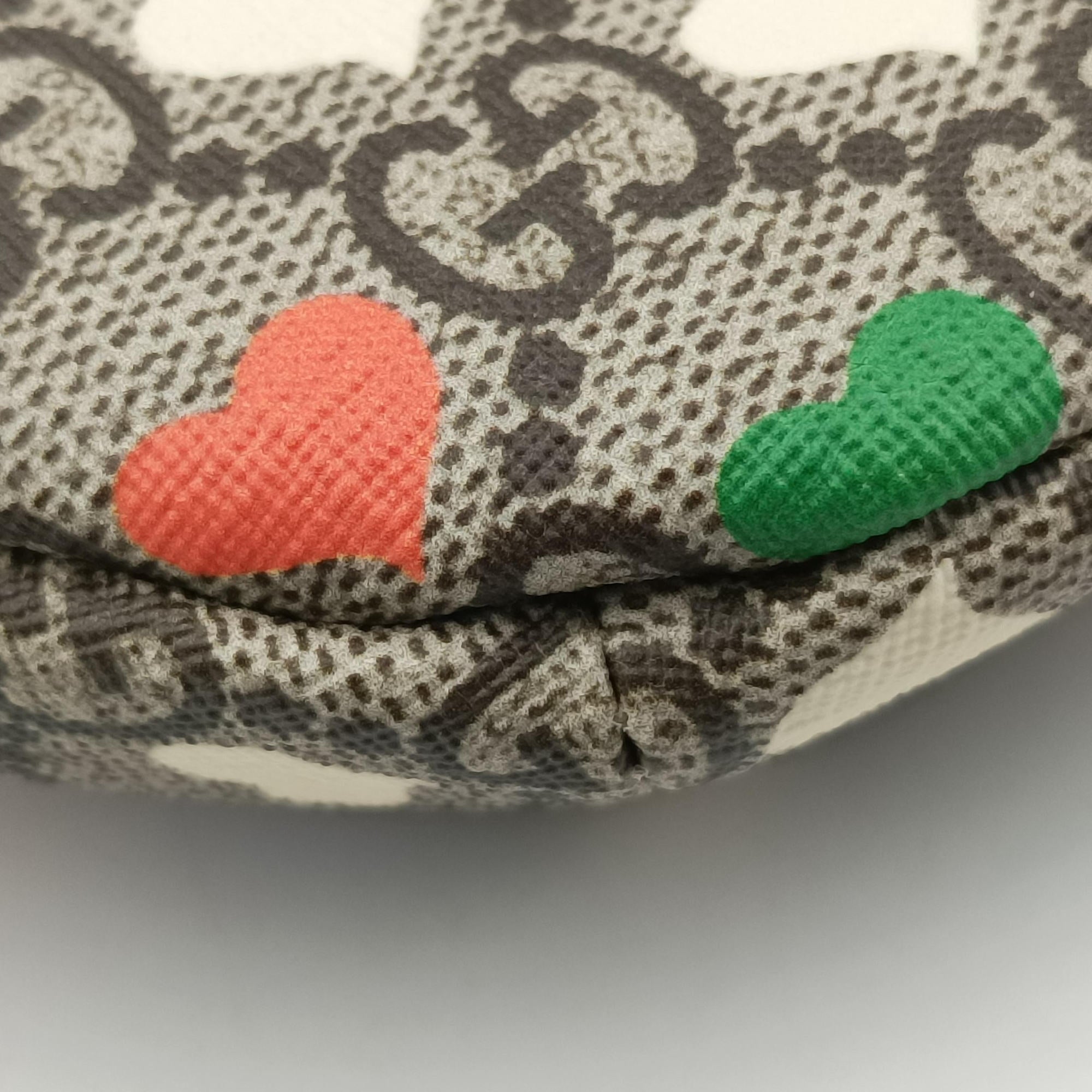 Pre-owned Gucci kids GG Top strawberry Print beige×multi PVC coated canvas 502095 bum bag/waist bag | stylenewstar
