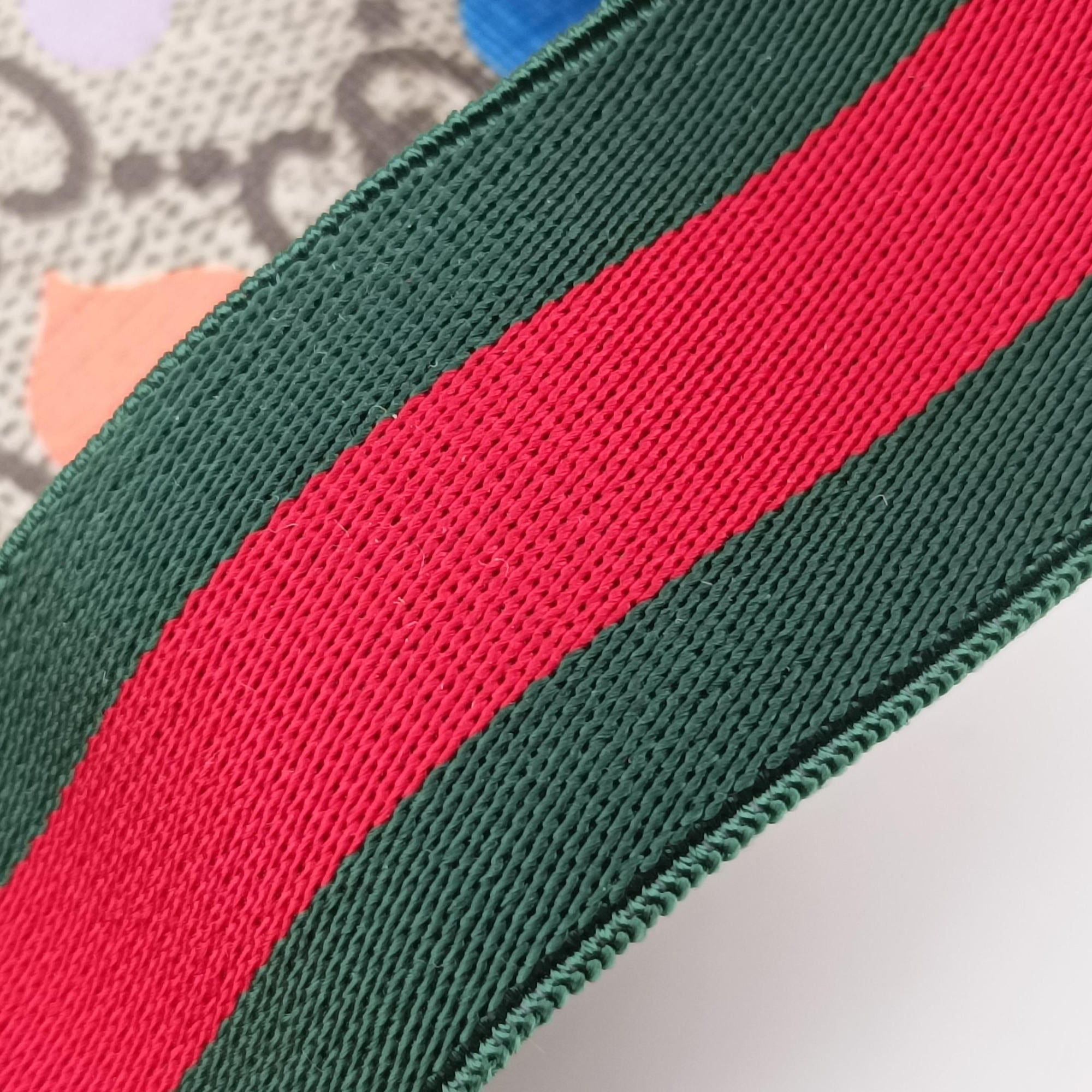 Pre-owned Gucci kids GG Top strawberry Print beige×multi PVC coated canvas 502095 bum bag/waist bag | stylenewstar