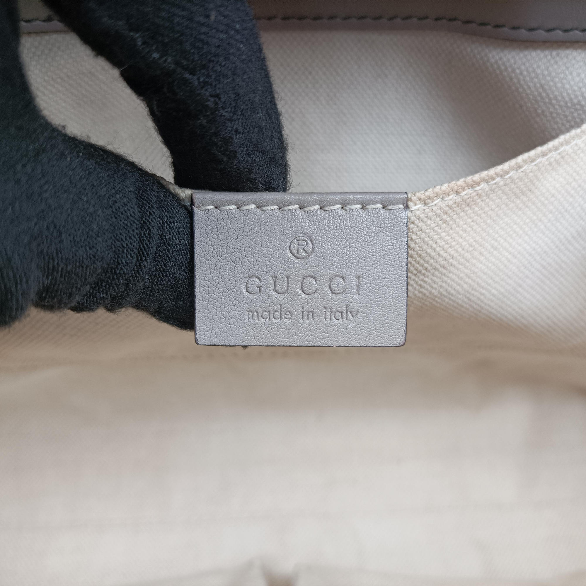 Vintage Gucci Emily Beige Leather 295402 shoulderbag | stylenewstar