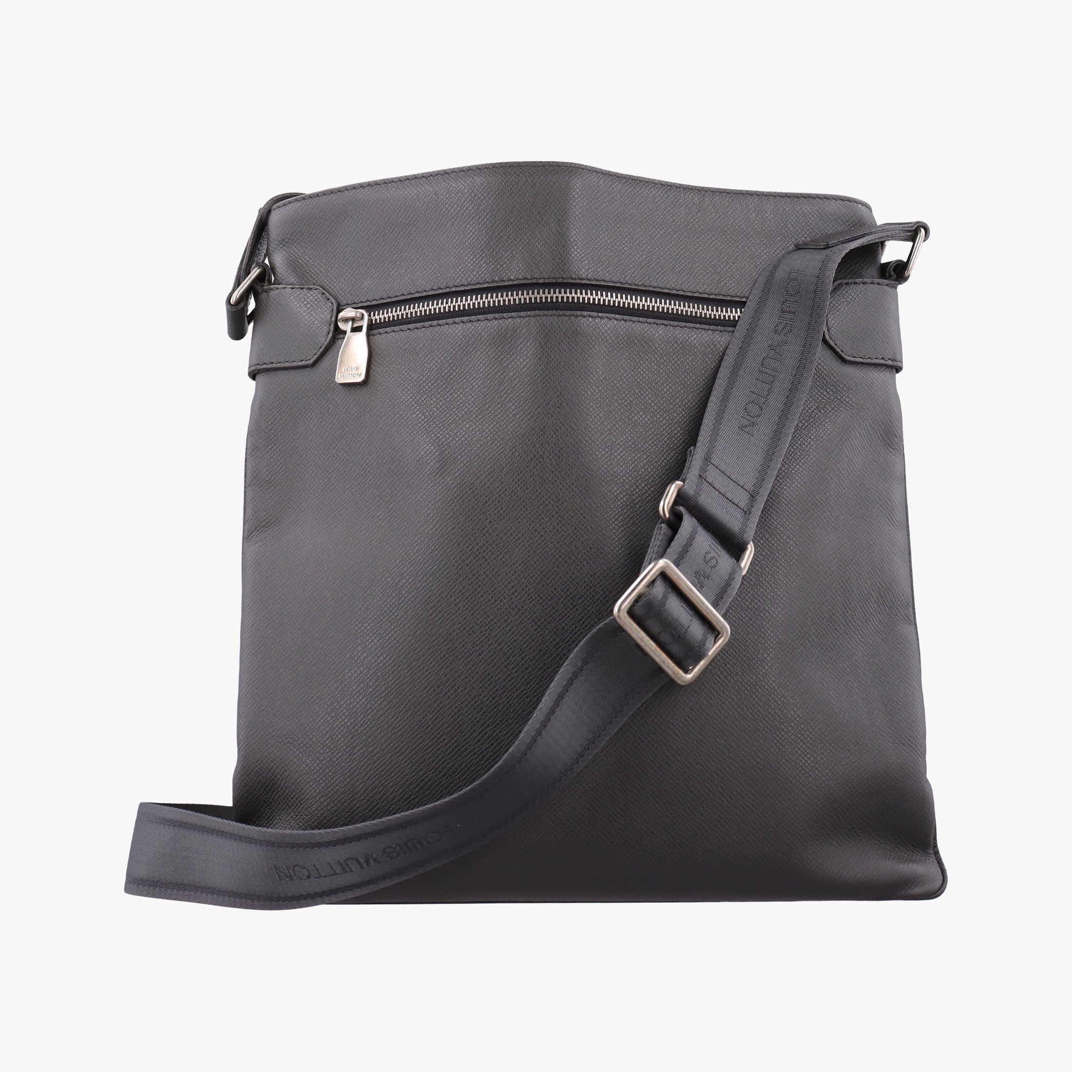 Vintage Louis Vuitton SASHA Glacier TAIGA M32630 shoulderbag | stylenewstar