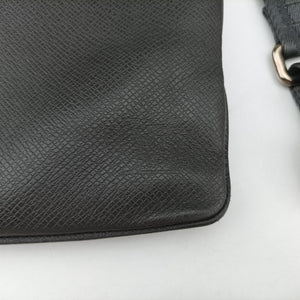 Vintage Louis Vuitton SASHA Glacier TAIGA M32630 shoulderbag | stylenewstar