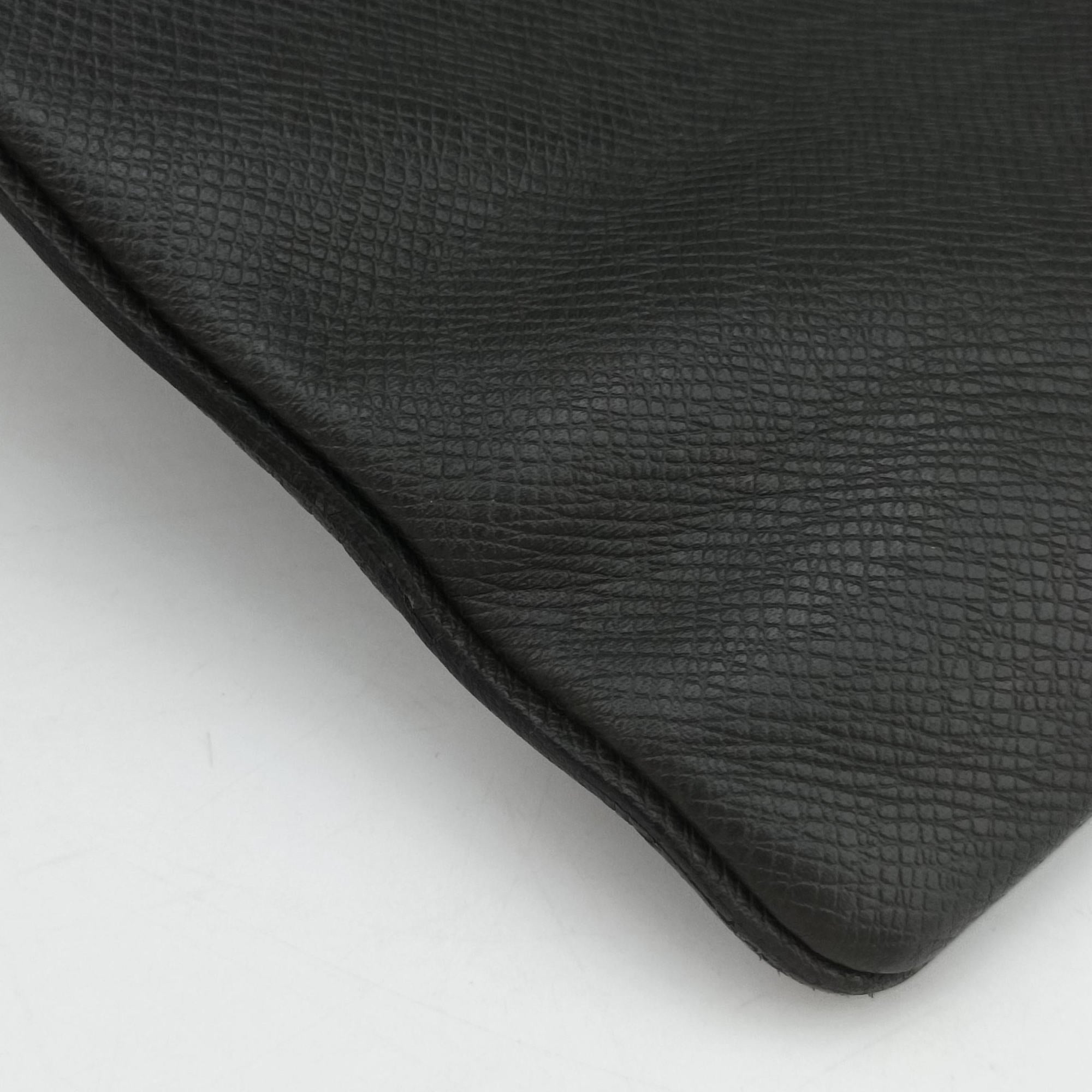Vintage Louis Vuitton SASHA Glacier TAIGA M32630 shoulderbag | stylenewstar