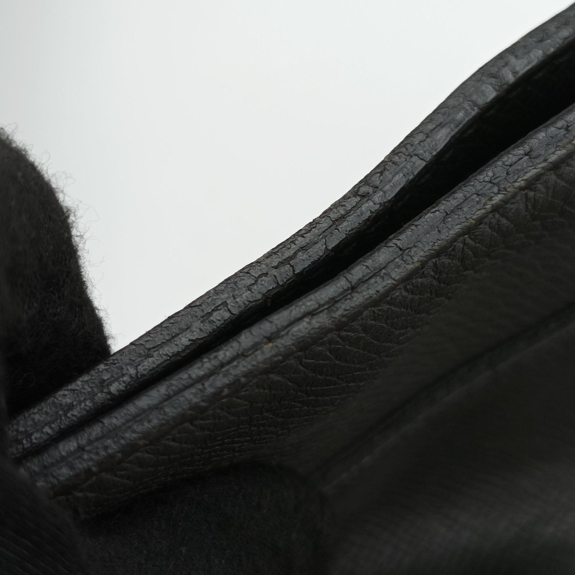 Vintage Louis Vuitton SASHA Glacier TAIGA M32630 shoulderbag | stylenewstar
