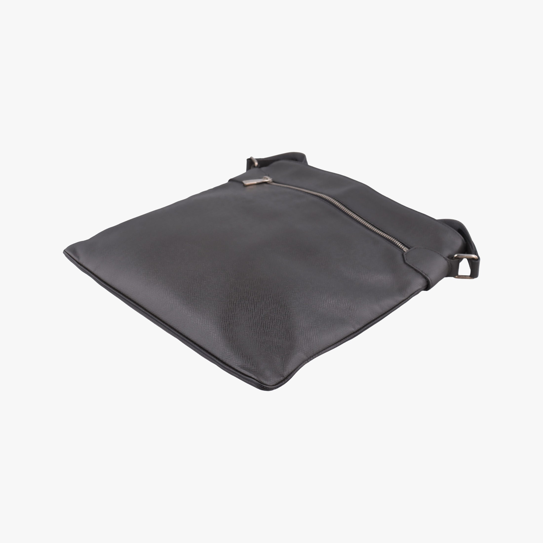 Vintage Louis Vuitton SASHA Glacier TAIGA M32630 shoulderbag | stylenewstar