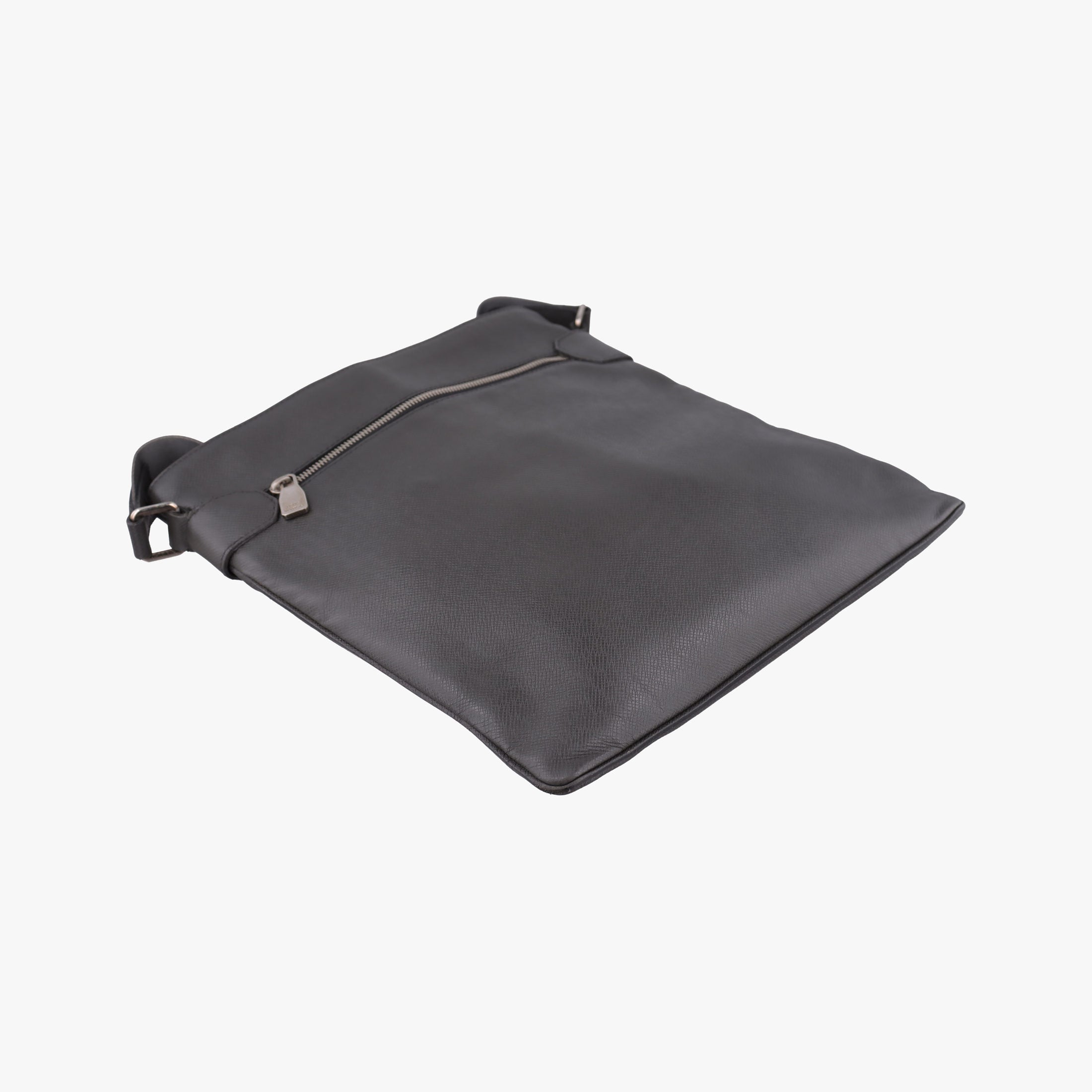 Vintage Louis Vuitton SASHA Glacier TAIGA M32630 shoulderbag | stylenewstar