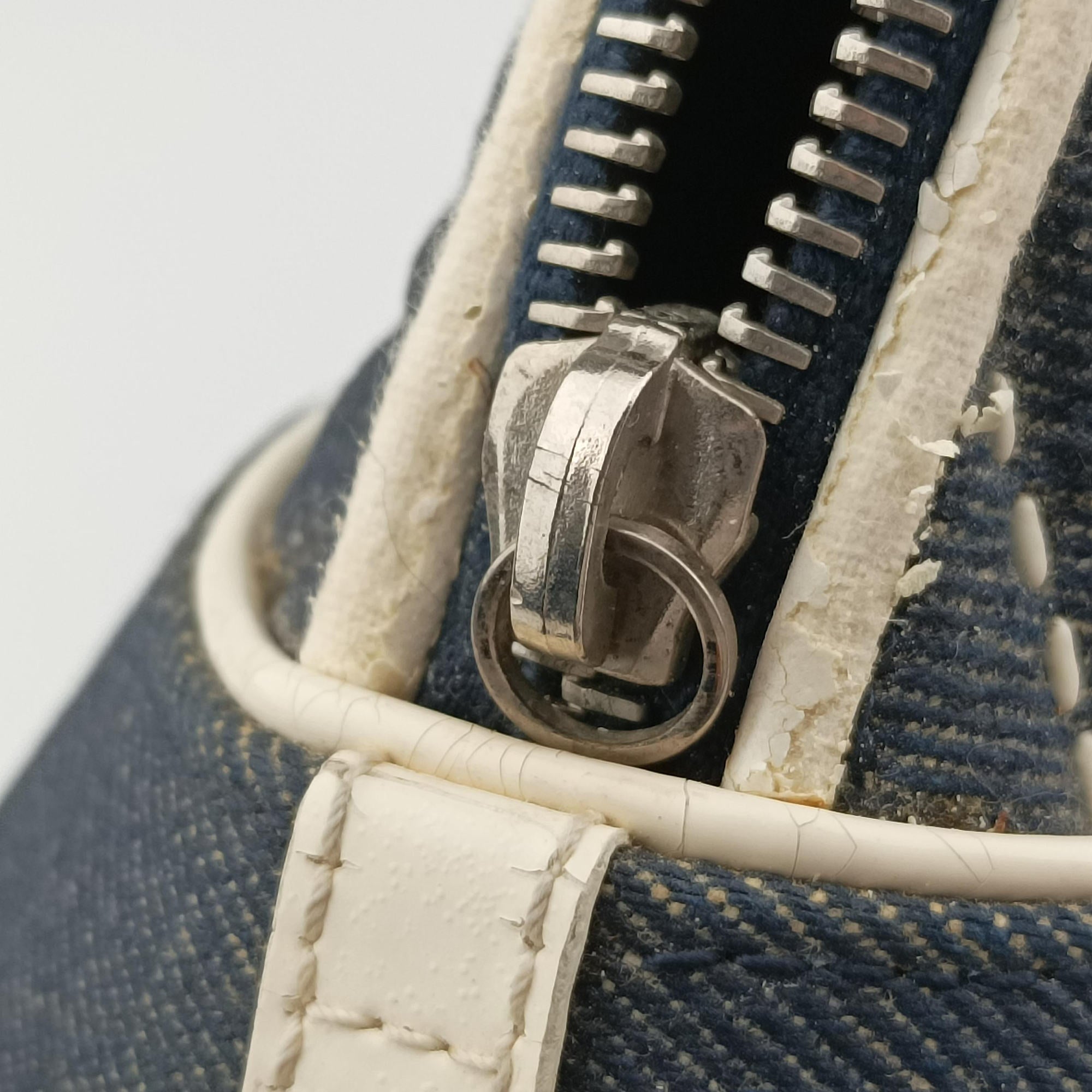 Pre-owned Christian Dior Trailer Navy x ivory Denim x Leather  handbag | stylenewstar