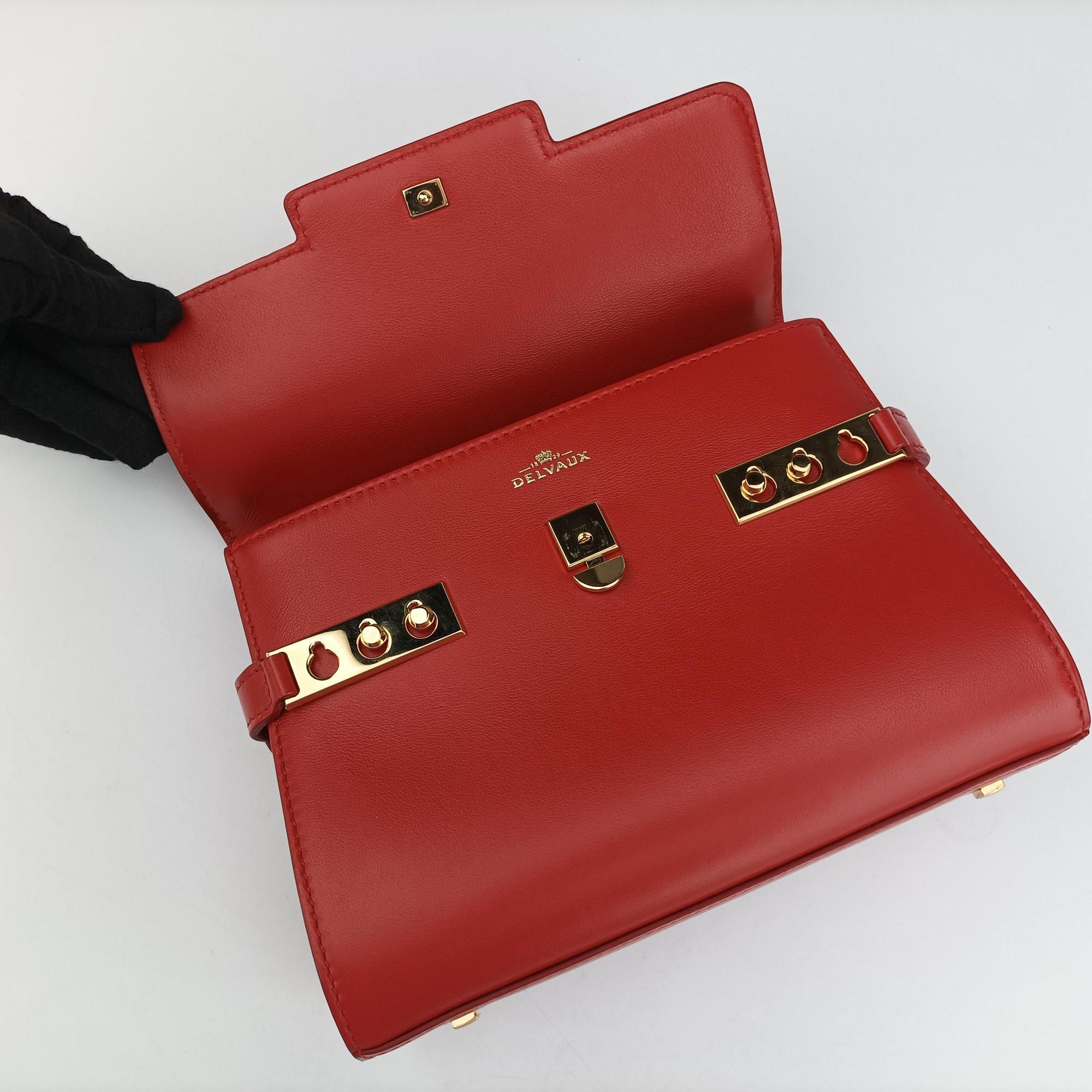 Pre-owned Delvaux Tampete Red Leather  shoulderbag | stylenewstar