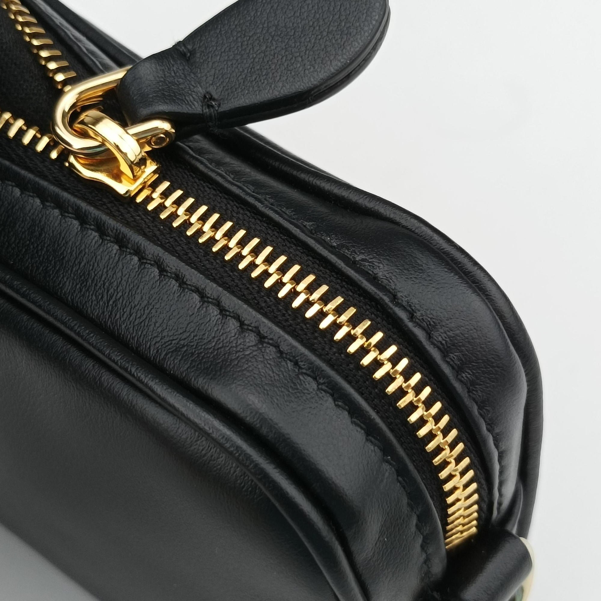 Vintage Miu Miu Logo belt Black leather  bum bag/waist bag | stylenewstar