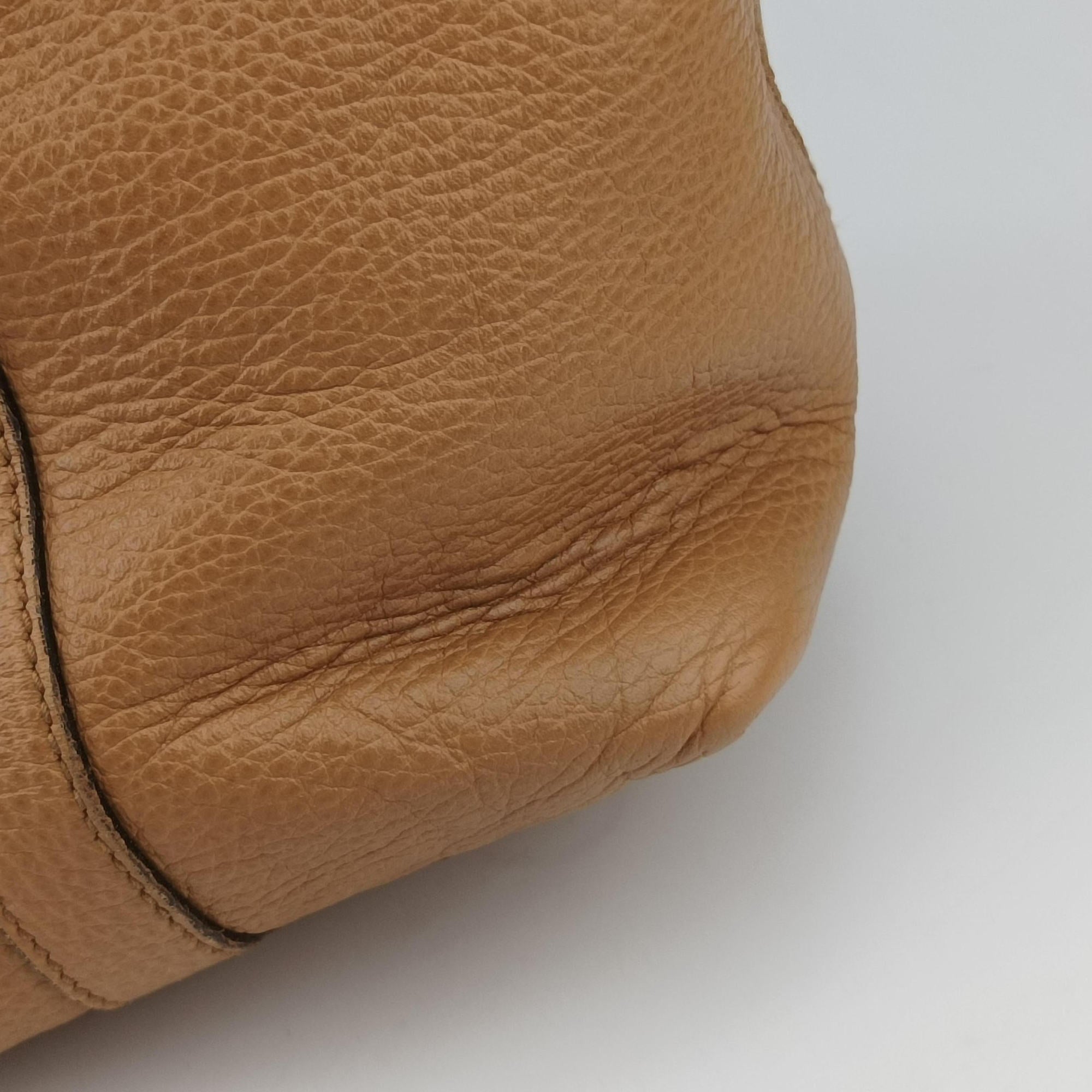 Pre-owned Gucci GG Charm Top Handle Camel Leather 339551 shoulderbag | stylenewstar