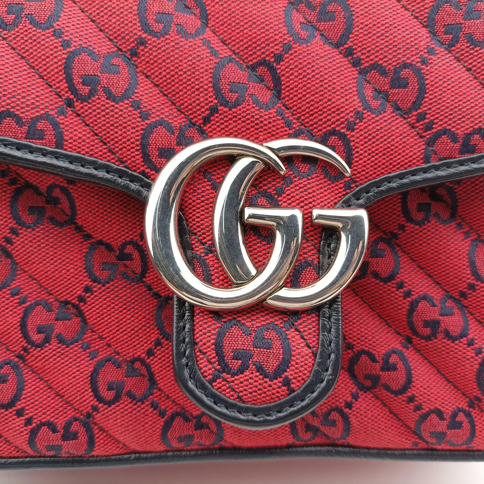 Secondhand Gucci GG Marmont Red×Black canvas 583571 shoulderbag | stylenewstar