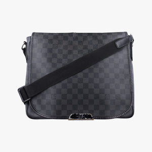 Pre-owned Louis Vuitton DANIEL MM Noir Damier GRAPHITE N58029 shoulderbag | stylenewstar