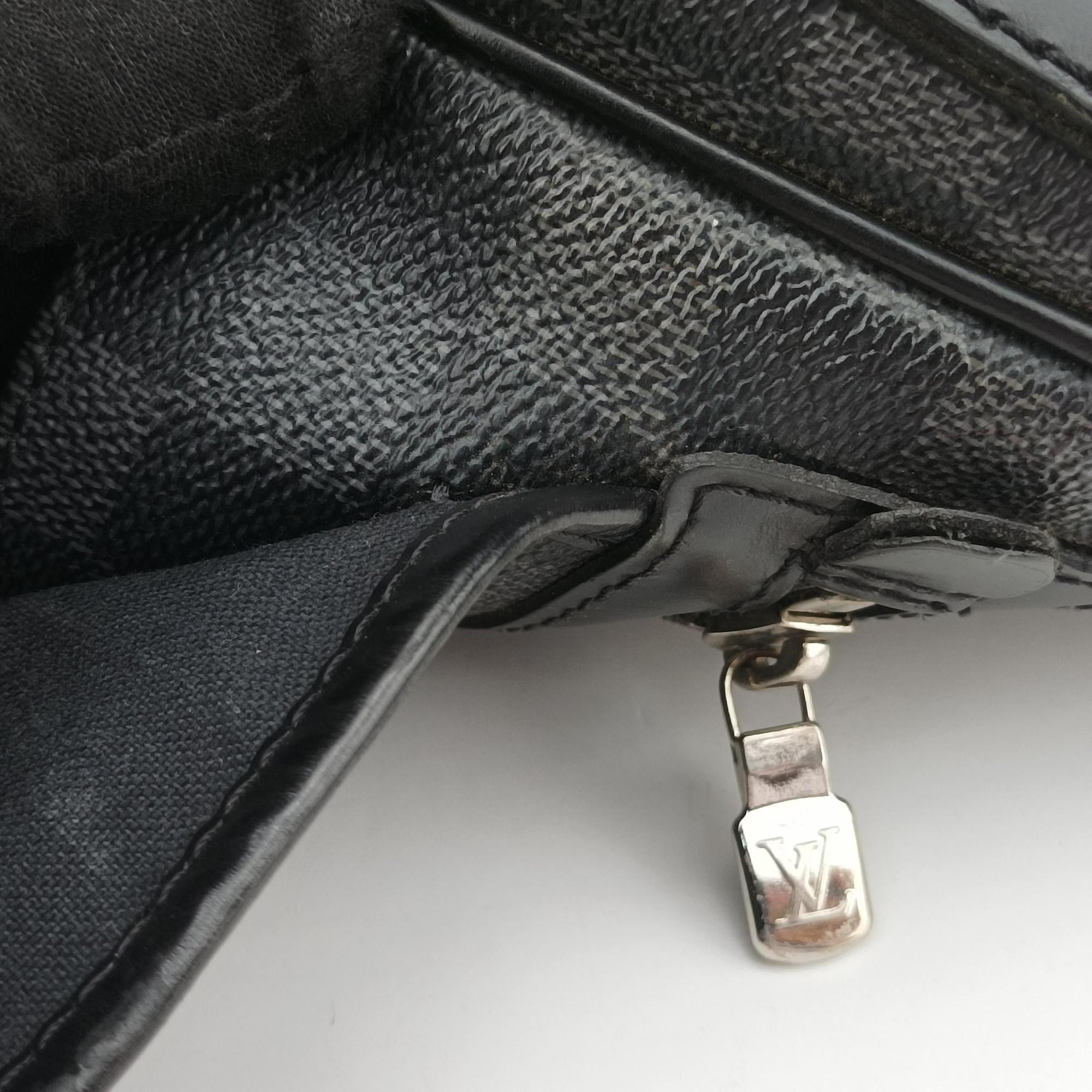Pre-owned Louis Vuitton DANIEL MM Noir Damier GRAPHITE N58029 shoulderbag | stylenewstar