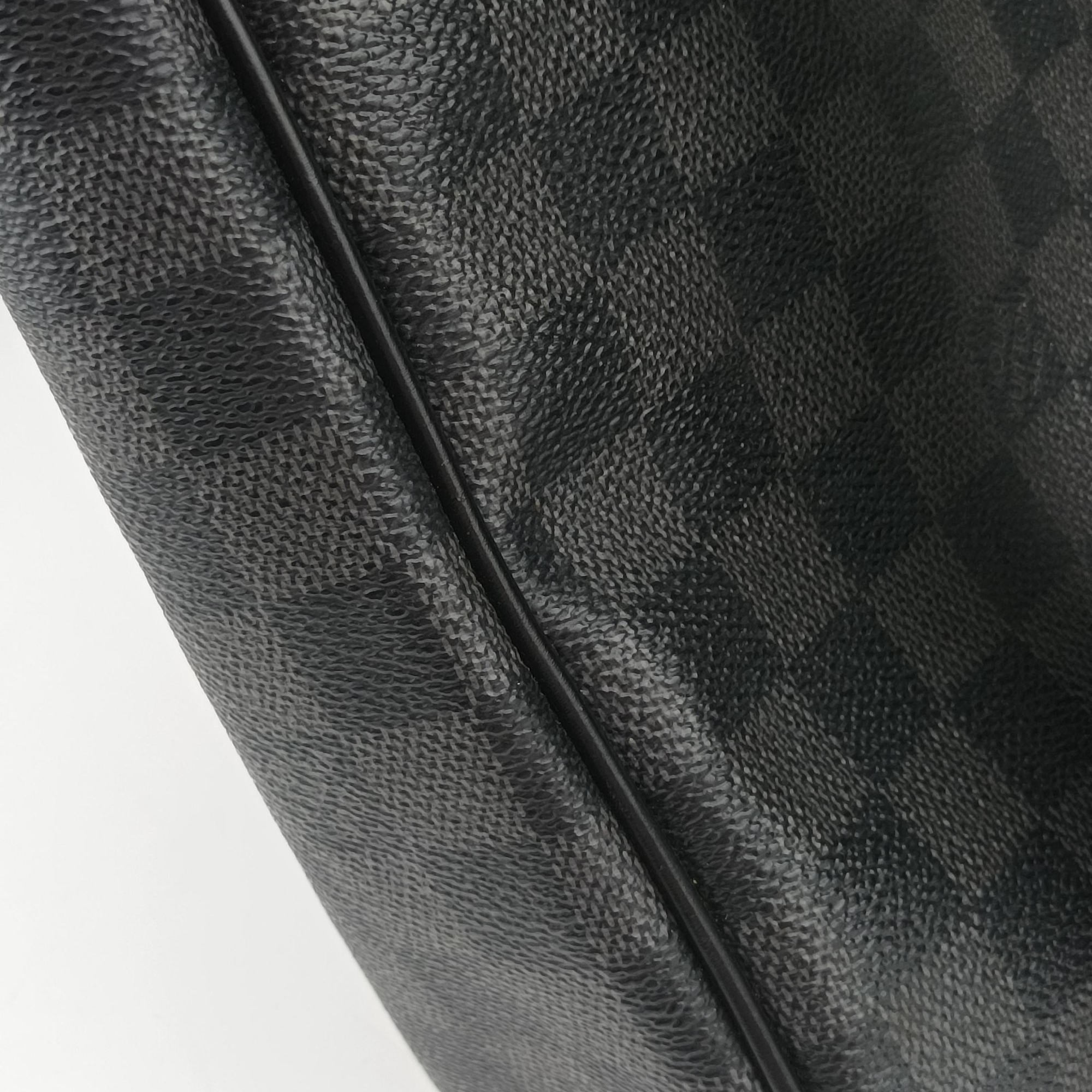 Pre-owned Louis Vuitton DANIEL MM Noir Damier GRAPHITE N58029 shoulderbag | stylenewstar