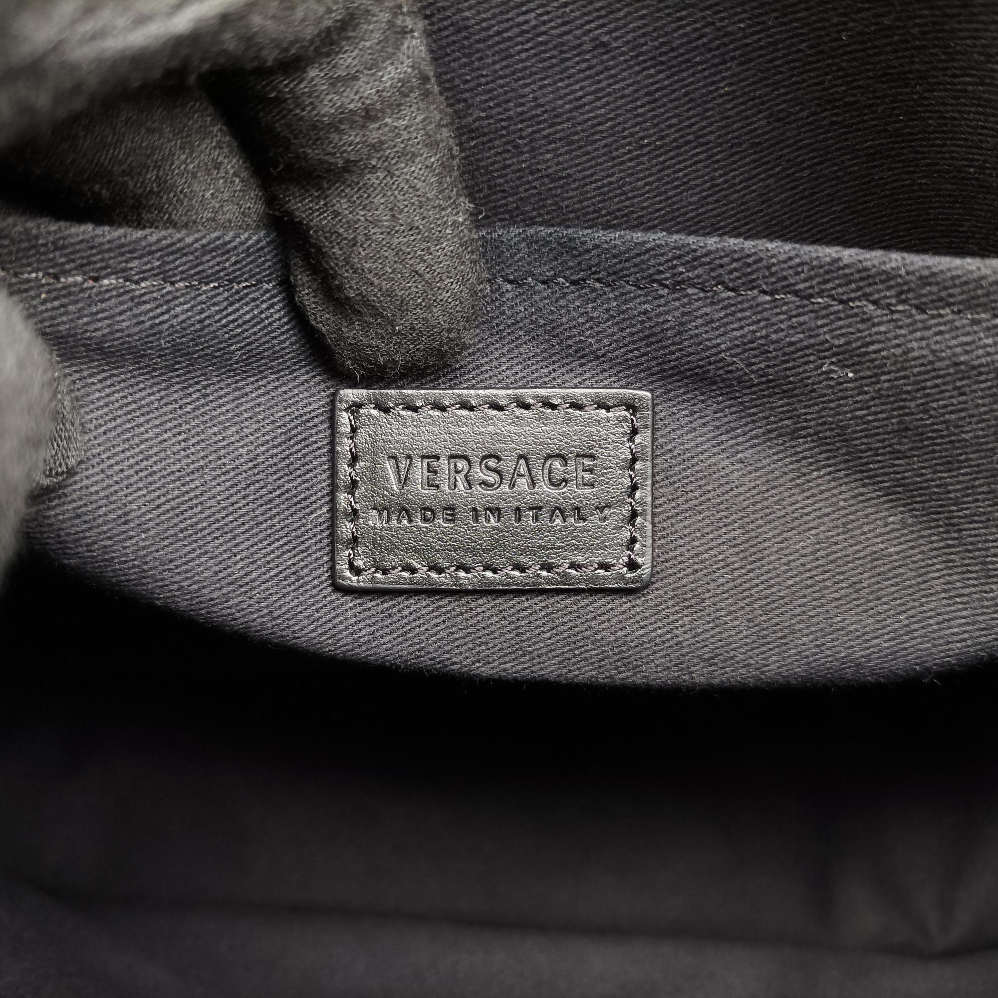 Vintage VERSACE La Medusa Black Leather  shoulderbag | stylenewstar
