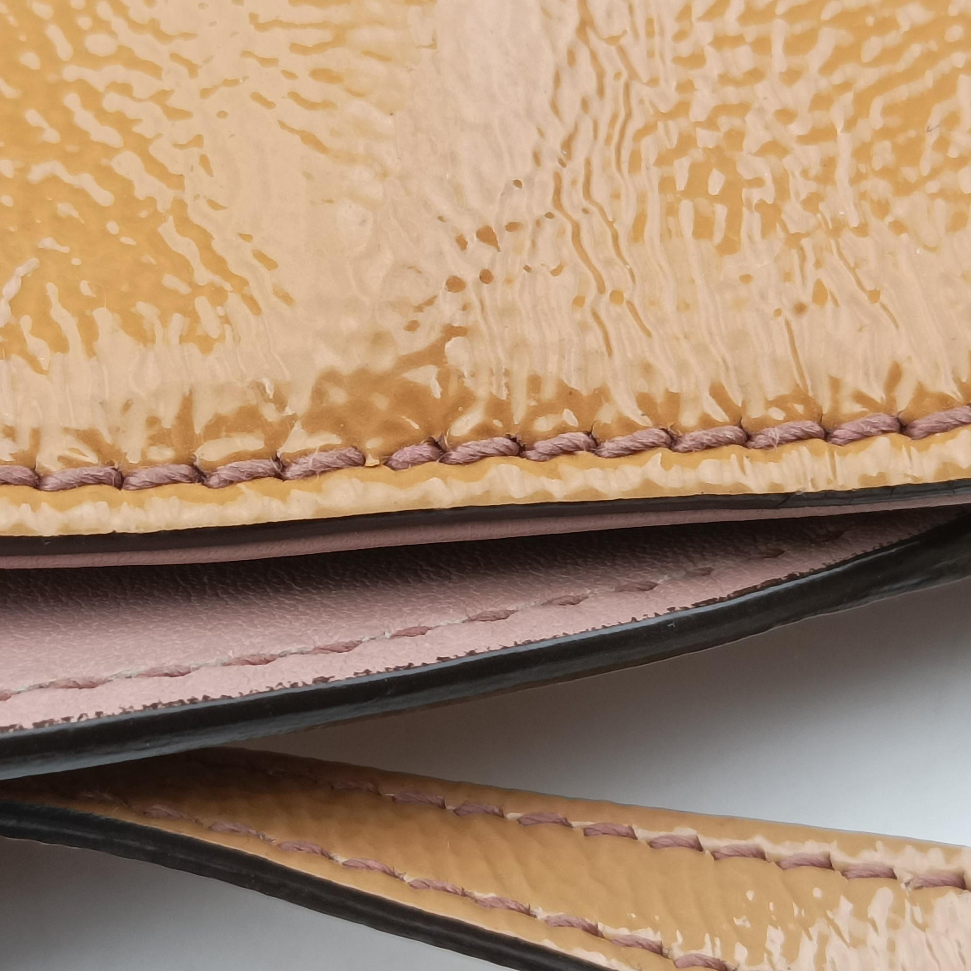 Secondhand Gucci Soho Beige Patent Leather 308982 shoulderbag | stylenewstar