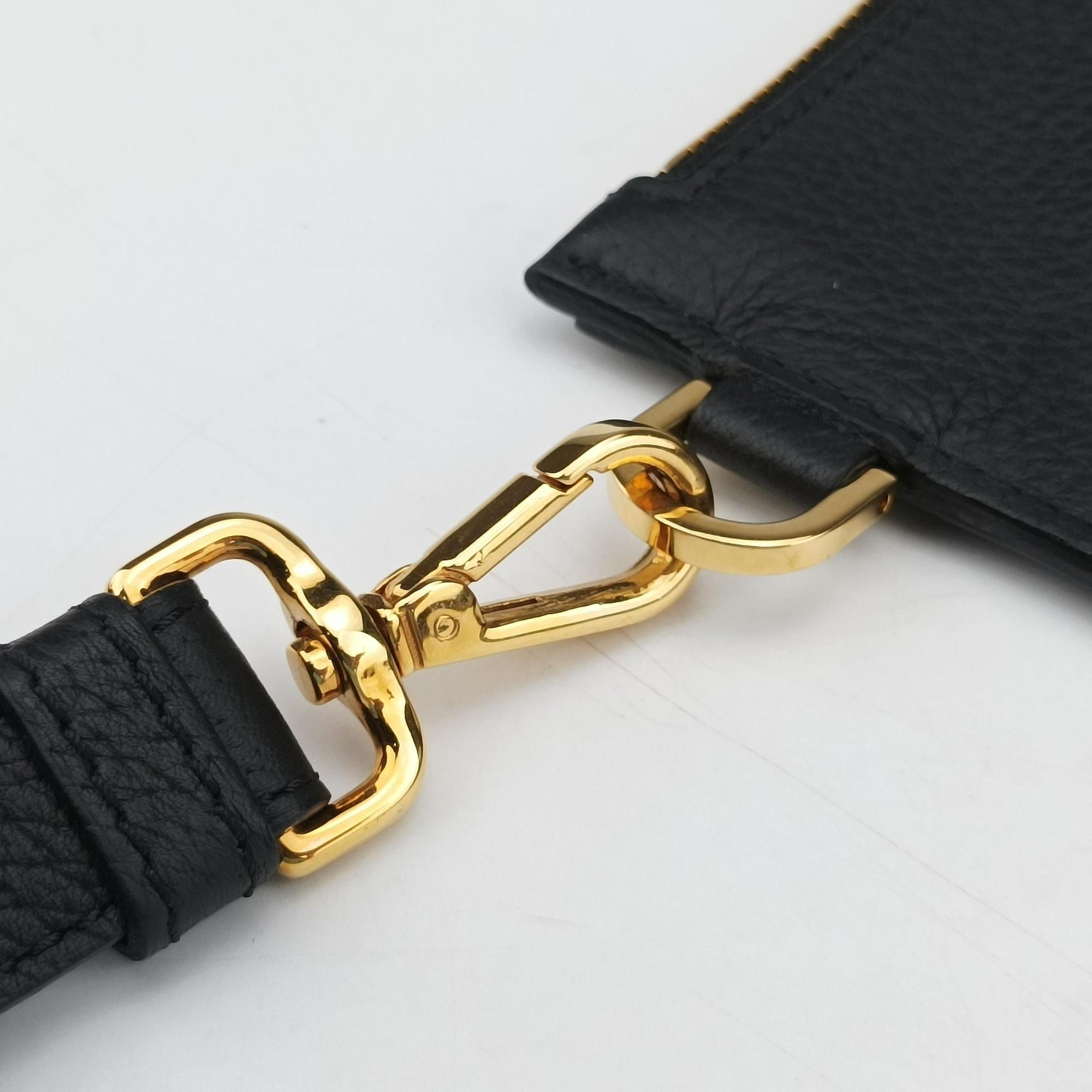 Vintage VERSACE Medusa Black Leather  clutchbag | stylenewstar