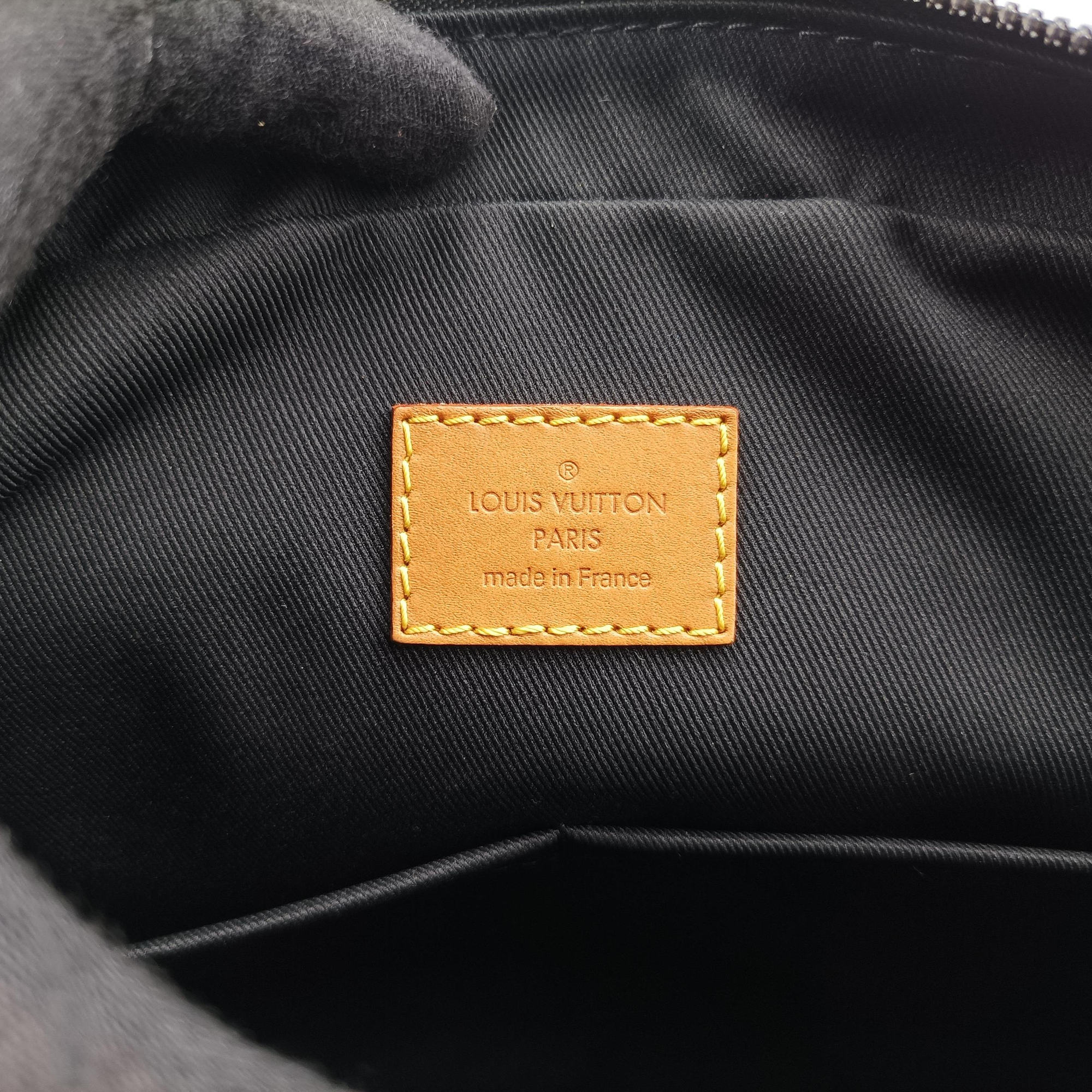 Secondhand Louis Vuitton Unisex Damier Giant Nile NIGO Collaboration Ebene Brown Damier Giant N40359 shoulderbag | stylenewstar