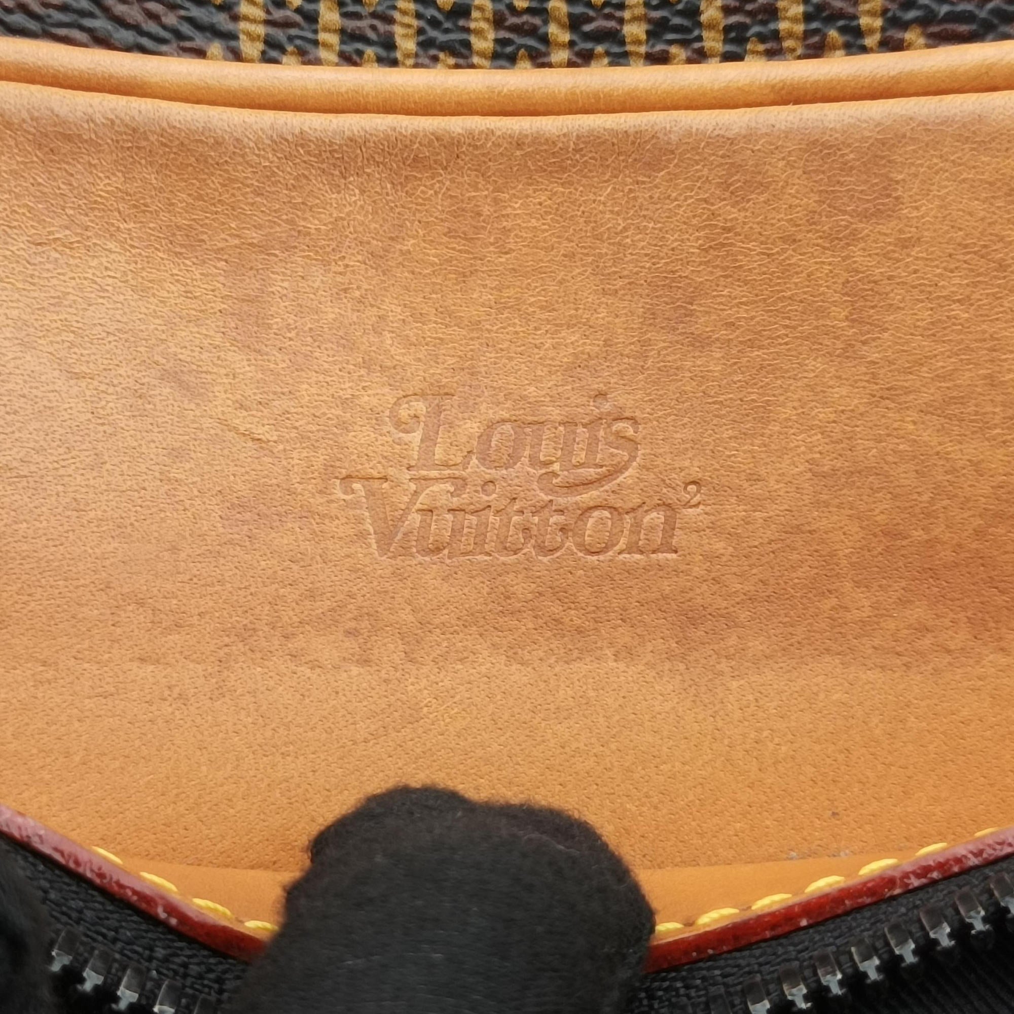 Secondhand Louis Vuitton Unisex Damier Giant Nile NIGO Collaboration Ebene Brown Damier Giant N40359 shoulderbag | stylenewstar