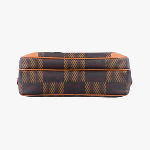 Secondhand Louis Vuitton Unisex Damier Giant Nile NIGO Collaboration Ebene Brown Damier Giant N40359 shoulderbag | stylenewstar