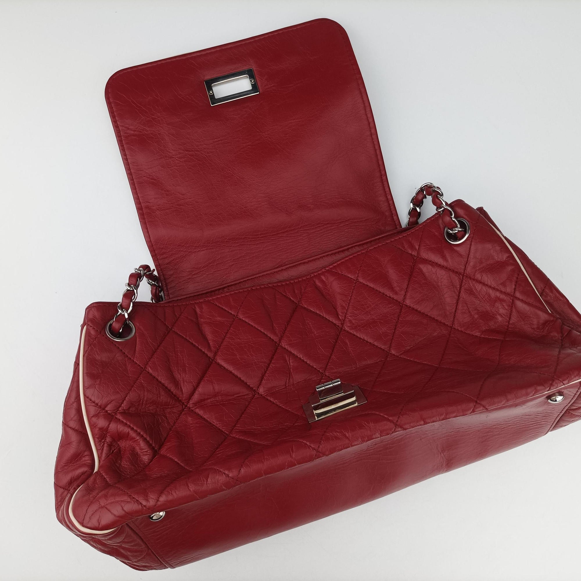 Pre-owned Chanel East West Burgundy lambskin×leather A37694 shoulderbag | stylenewstar