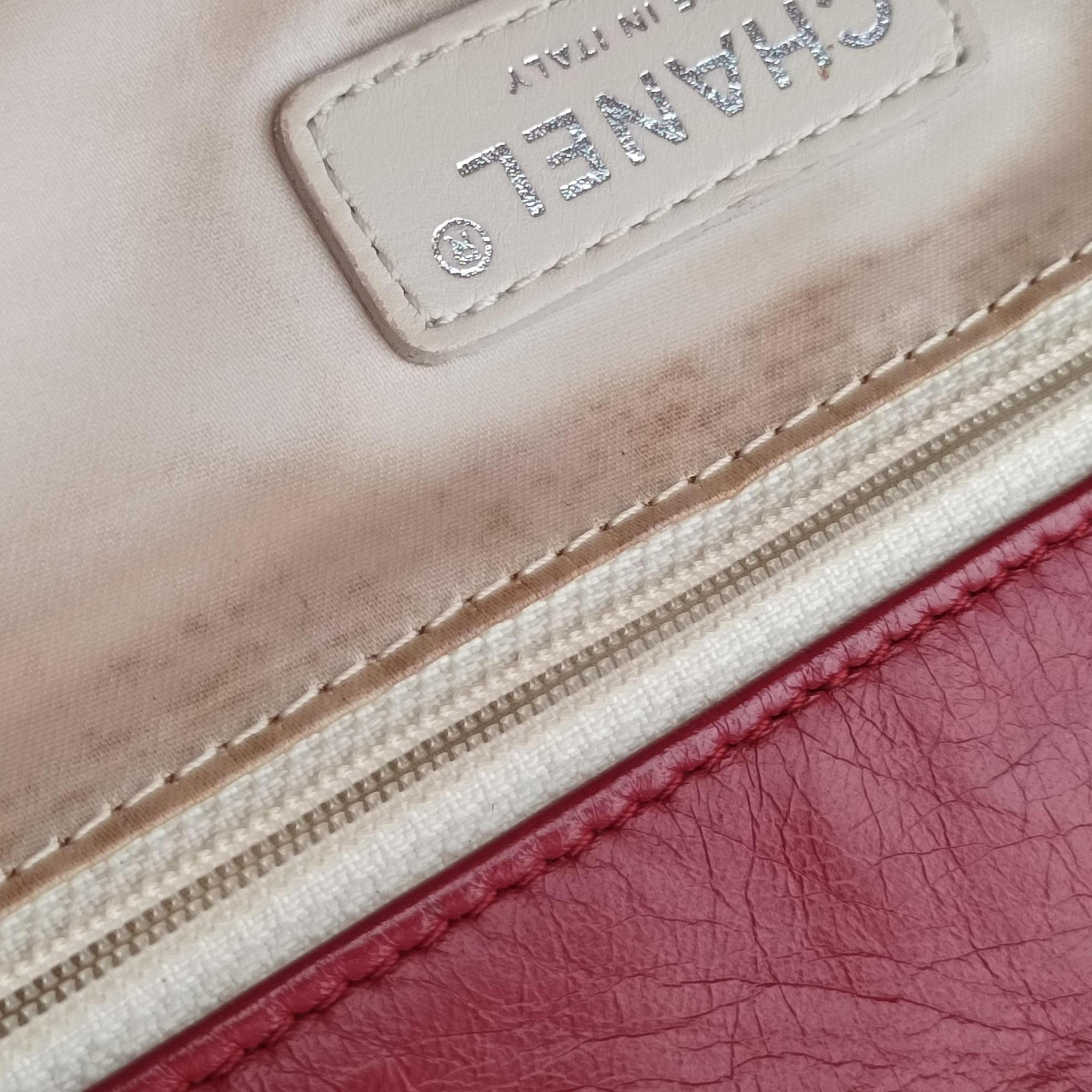 Pre-owned Chanel East West Burgundy lambskin×leather A37694 shoulderbag | stylenewstar