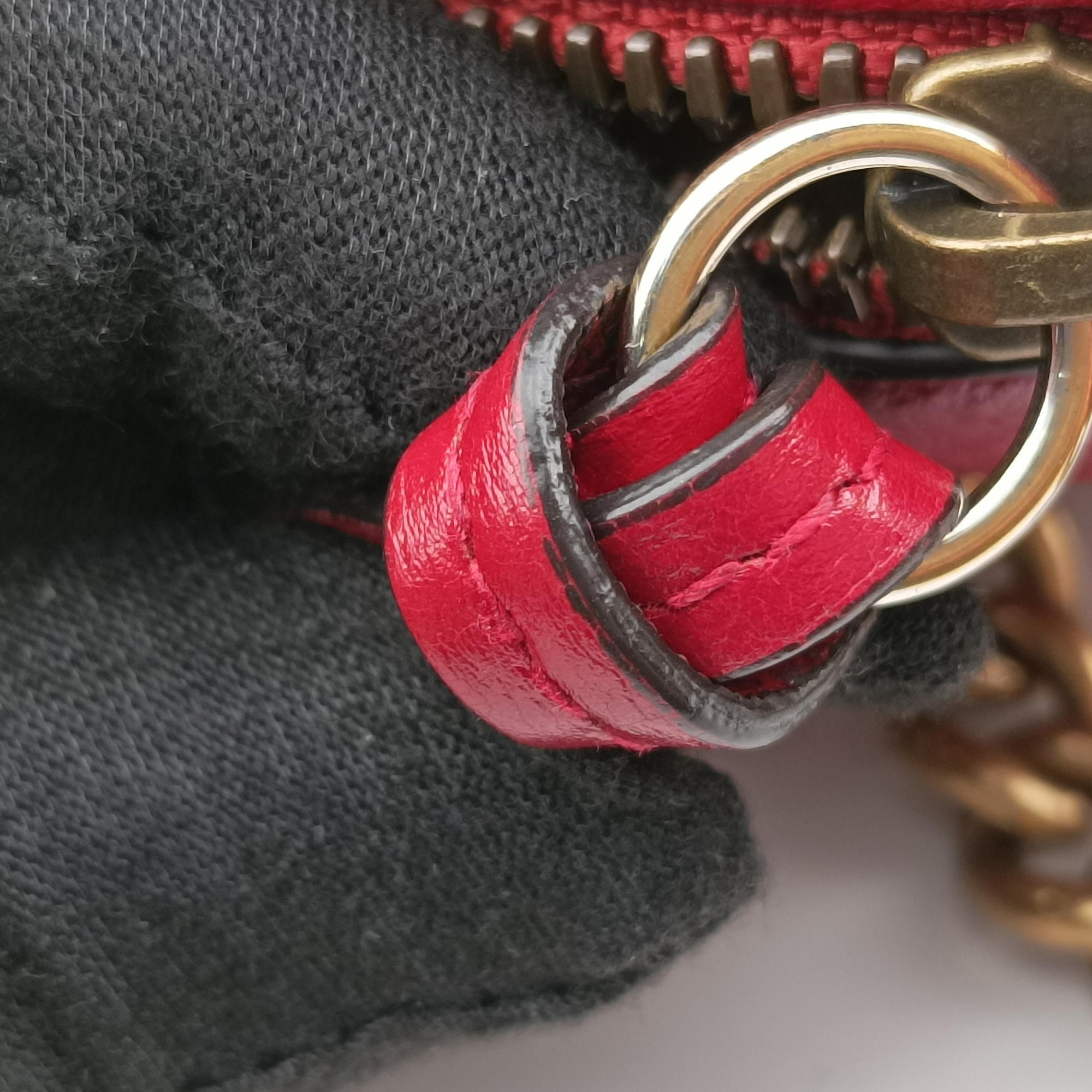 Secondhand Gucci GG Marmont Red Leather 550154 shoulderbag | stylenewstar