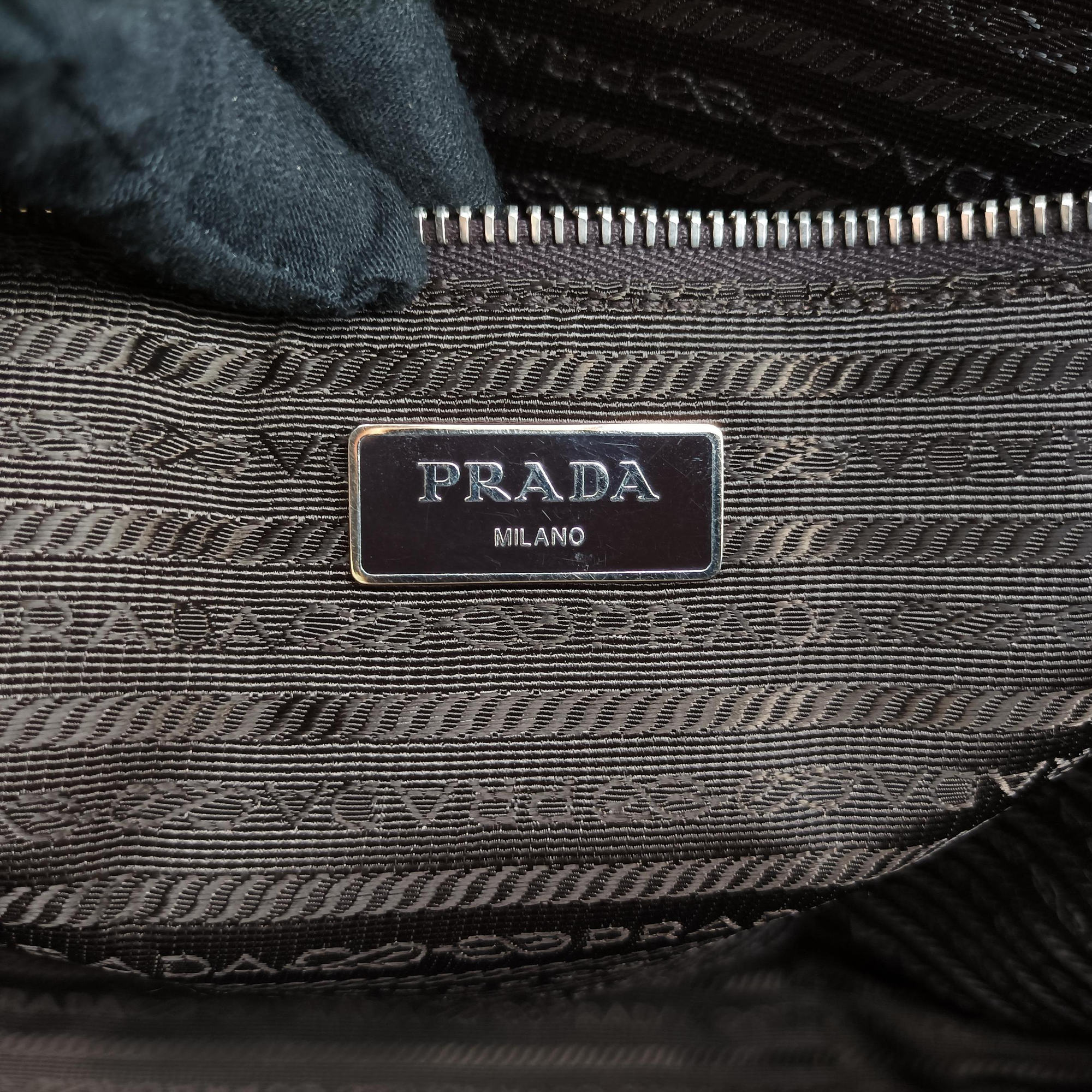 Pre-owned Prada Triangle Logo Plate Grey Saffiano Leather 178589 handbag | stylenewstar