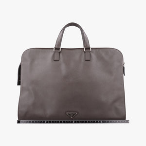 Pre-owned Prada Triangle Logo Plate Grey Saffiano Leather 178589 handbag | stylenewstar