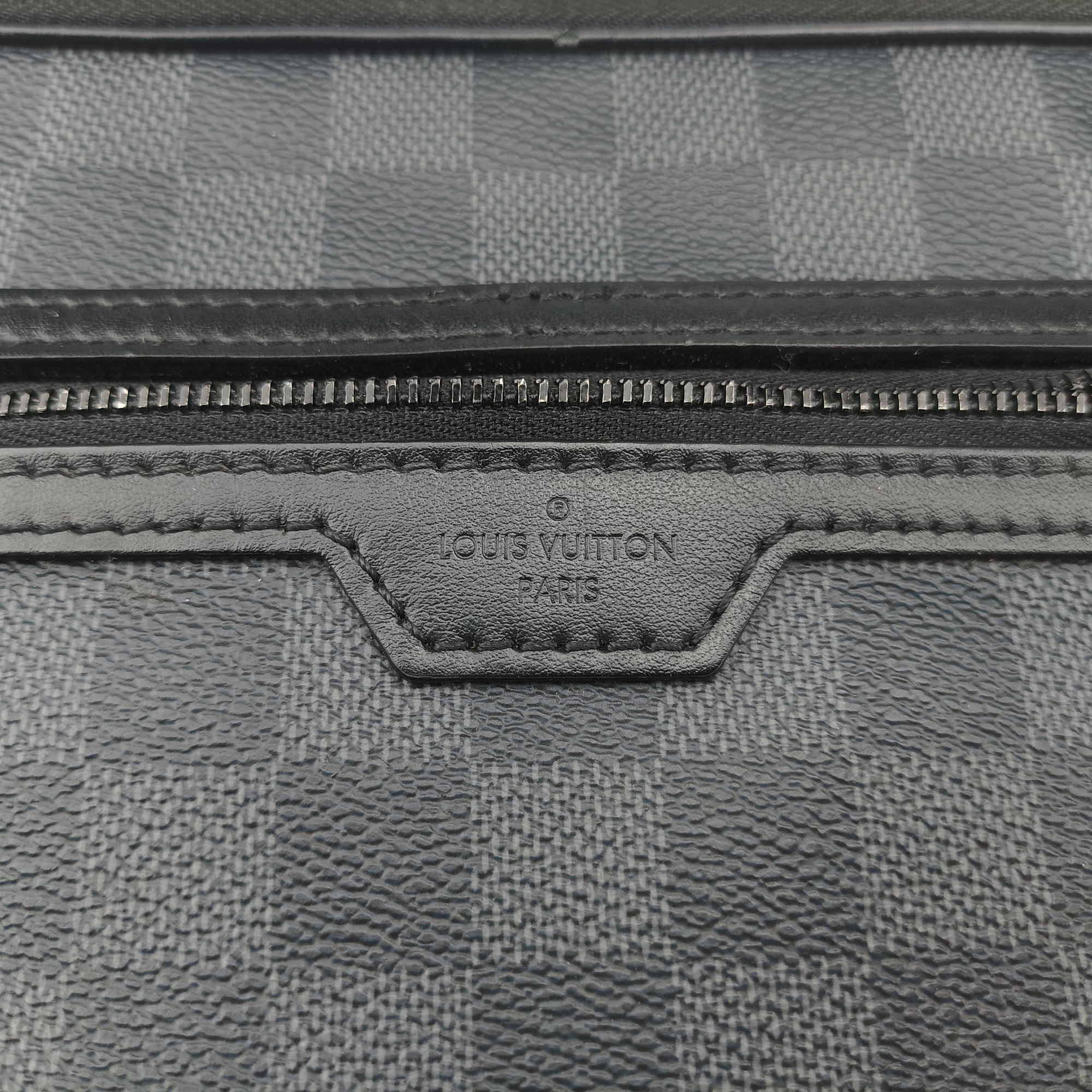 Pre-owned Louis Vuitton Utility Supplement Noir Damier Graphite N60324 clutchbag | stylenewstar
