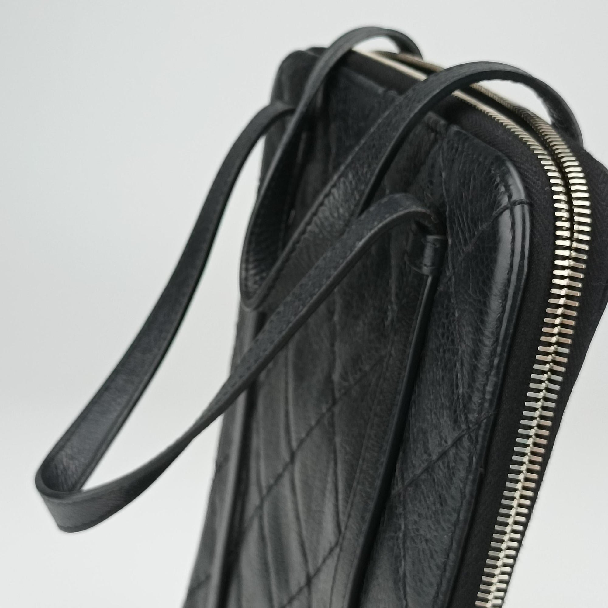 Vintage Chanel Matelasse Black Leather  shoulderbag | stylenewstar