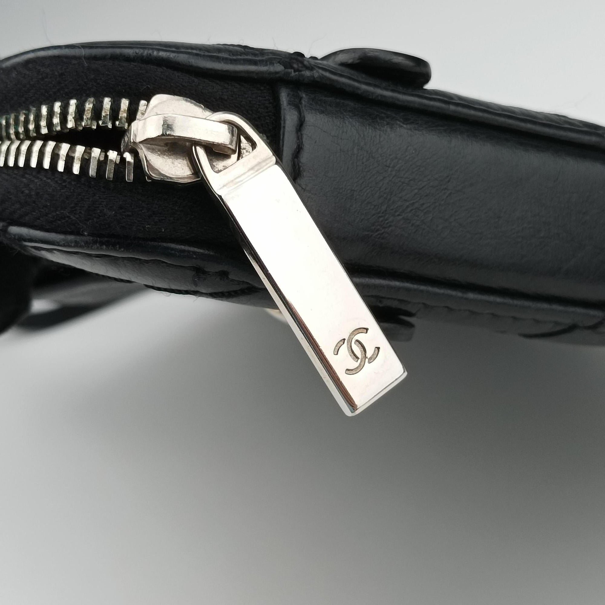 Vintage Chanel Matelasse Black Leather  shoulderbag | stylenewstar