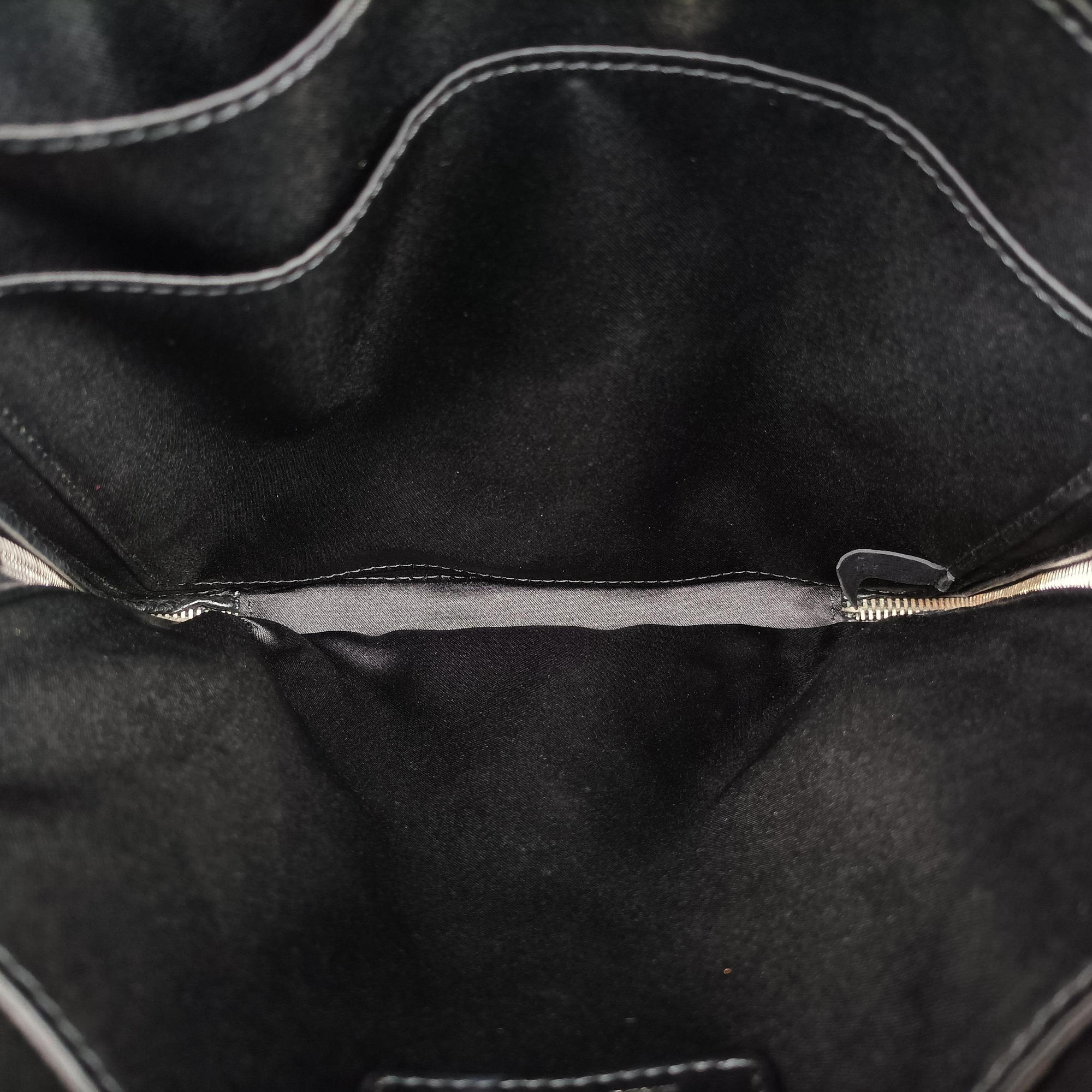 Vintage Chanel Matelasse Black Leather  shoulderbag | stylenewstar