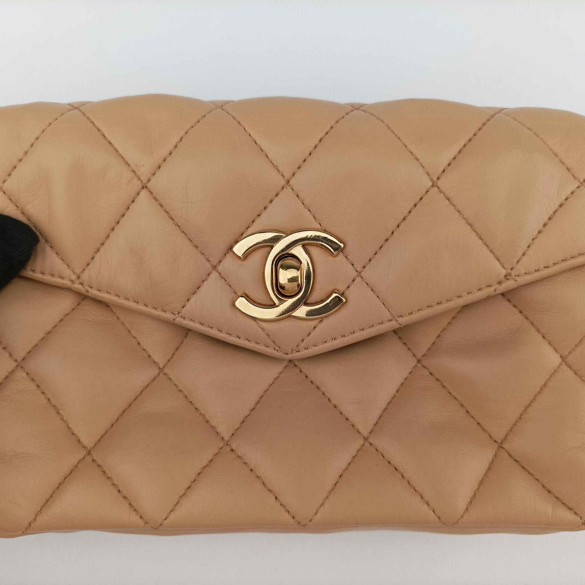 Vintage Chanel Matelasse Beige Lambskin  shoulderbag | stylenewstar