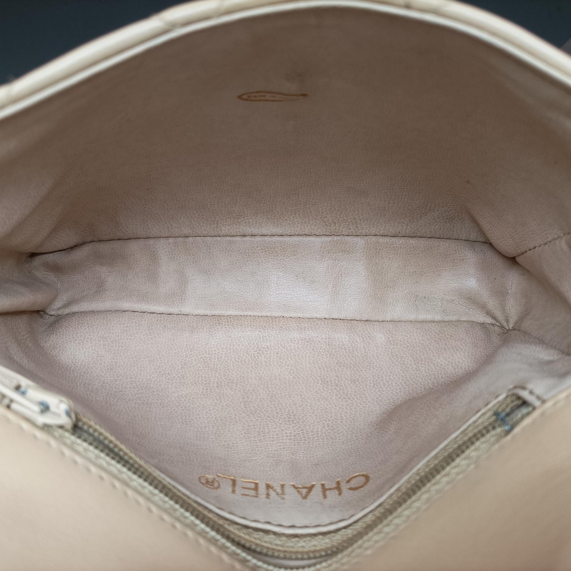 Vintage Chanel Matelasse Beige Lambskin  shoulderbag | stylenewstar