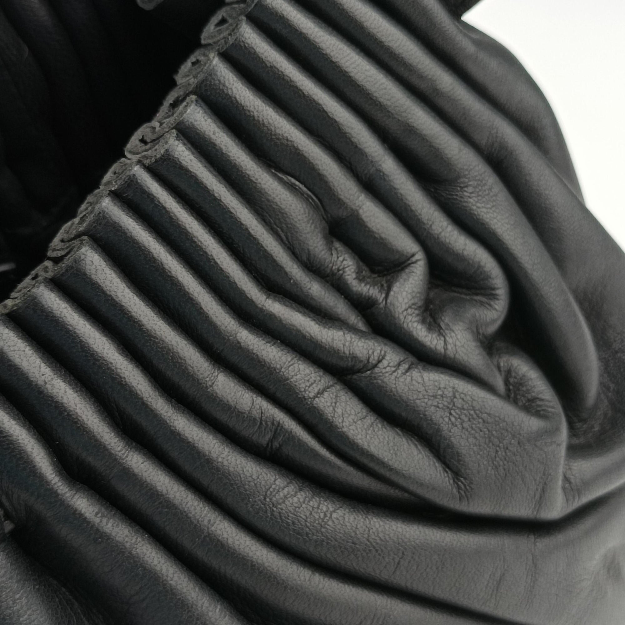 Pre-owned Bottega Veneta Gathered Black Leather  shoulderbag | stylenewstar