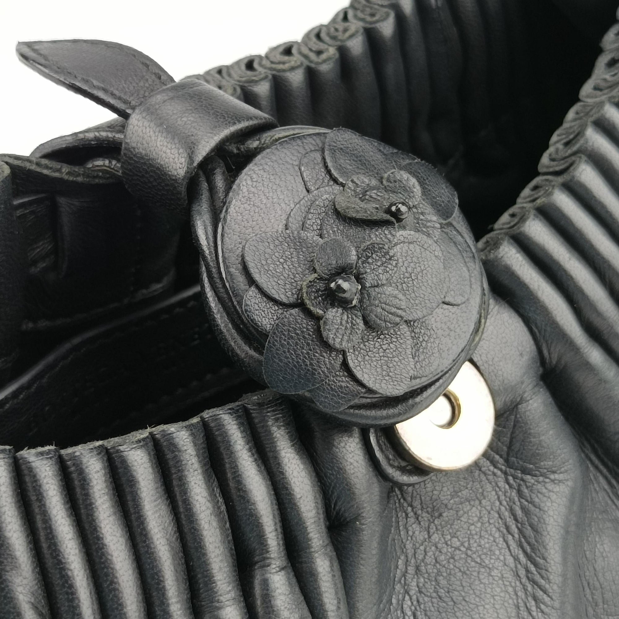 Pre-owned Bottega Veneta Gathered Black Leather  shoulderbag | stylenewstar