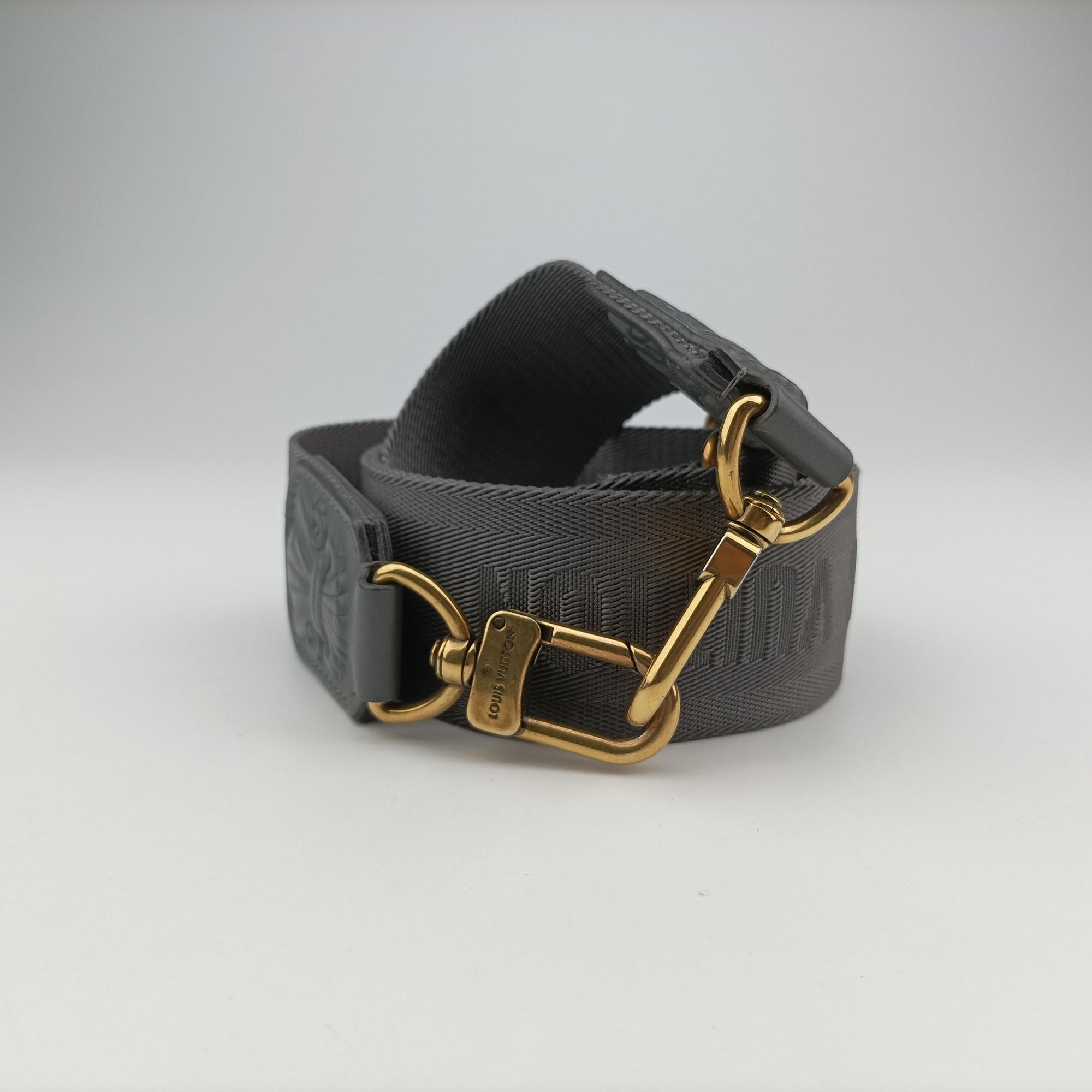 Secondhand Louis Vuitton Versailles Ornament City Keepall Dark Shadow Gray Debossed Monogram M21835 shoulderbag | stylenewstar