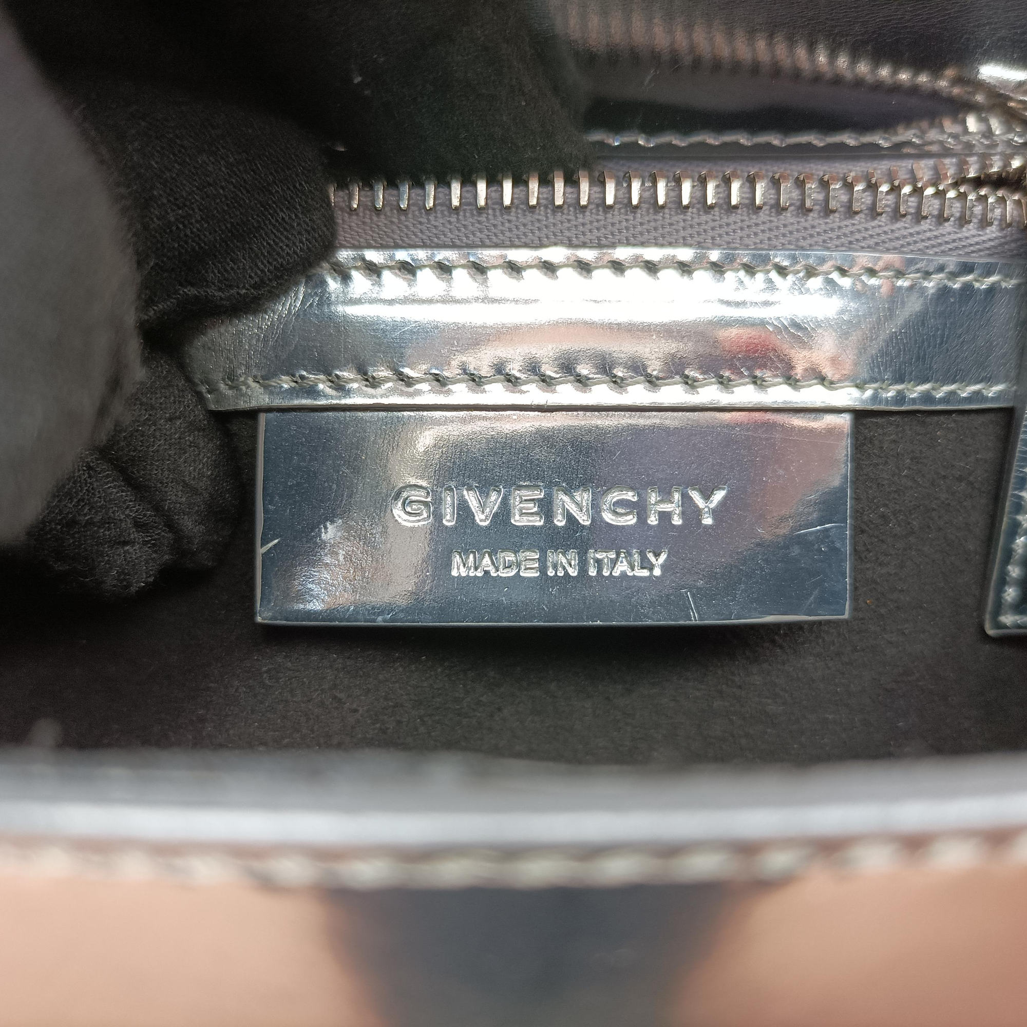 Secondhand Givenchy Pandora Box Silver Patent Leather  shoulderbag | stylenewstar