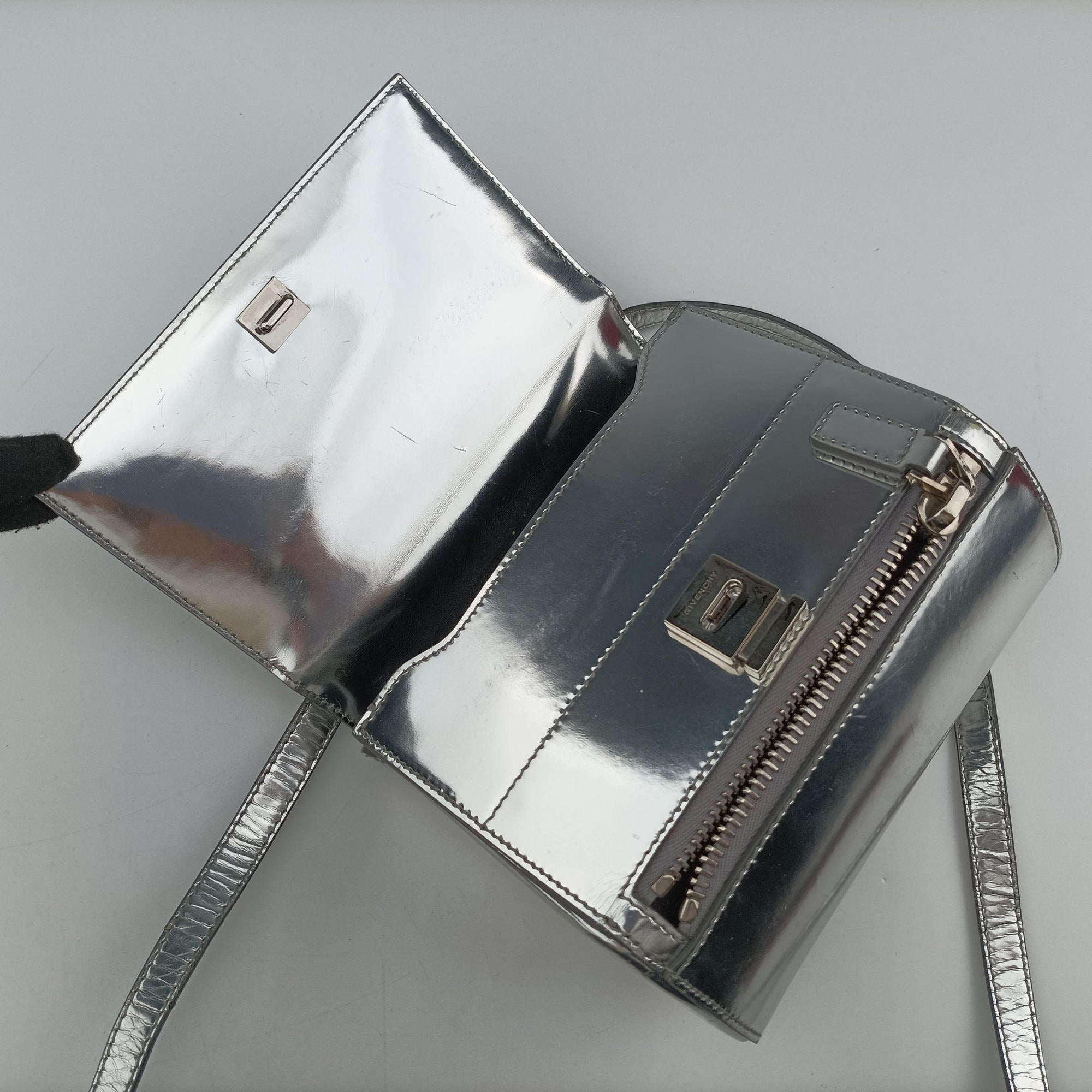 Secondhand Givenchy Pandora Box Silver Patent Leather  shoulderbag | stylenewstar