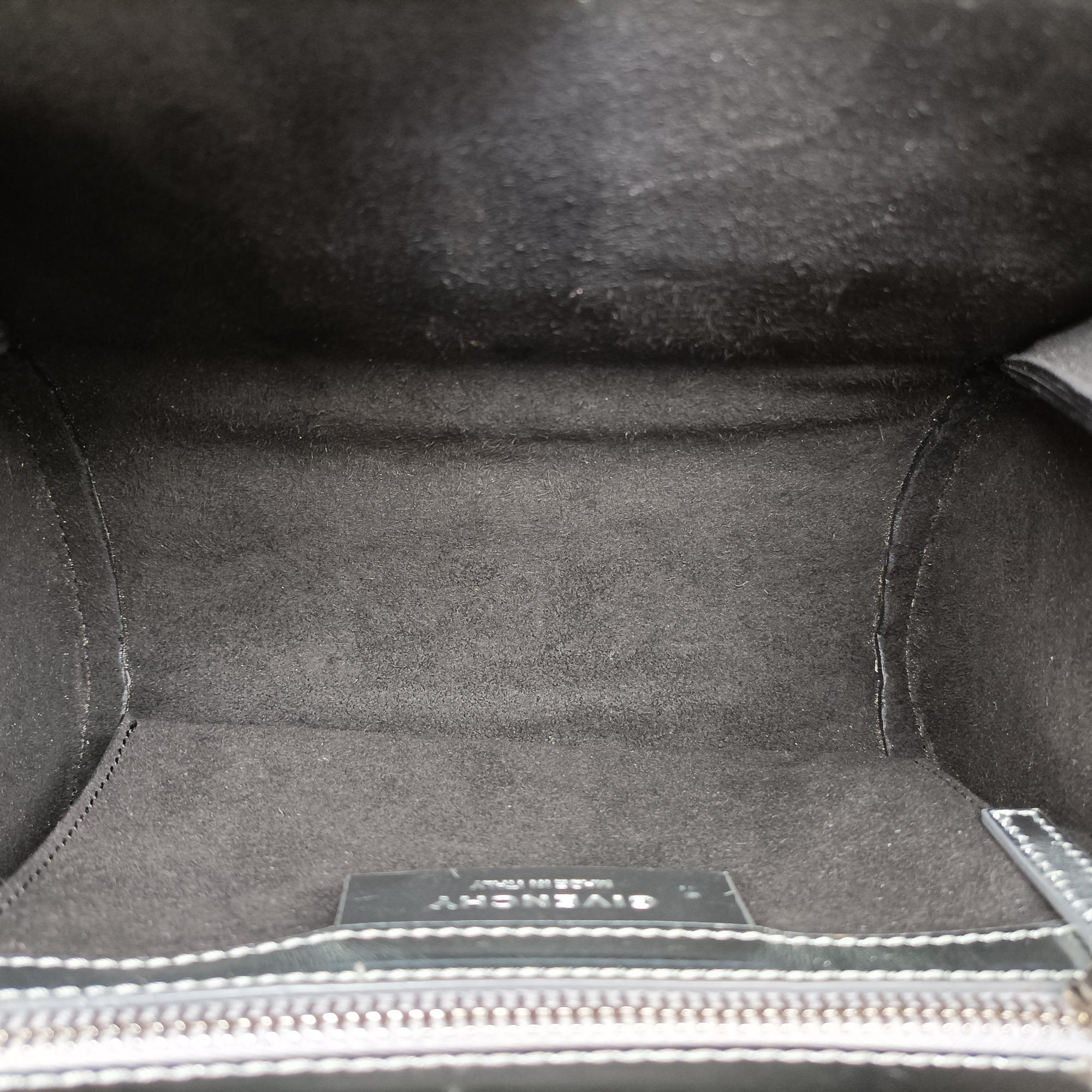Secondhand Givenchy Pandora Box Silver Patent Leather  shoulderbag | stylenewstar