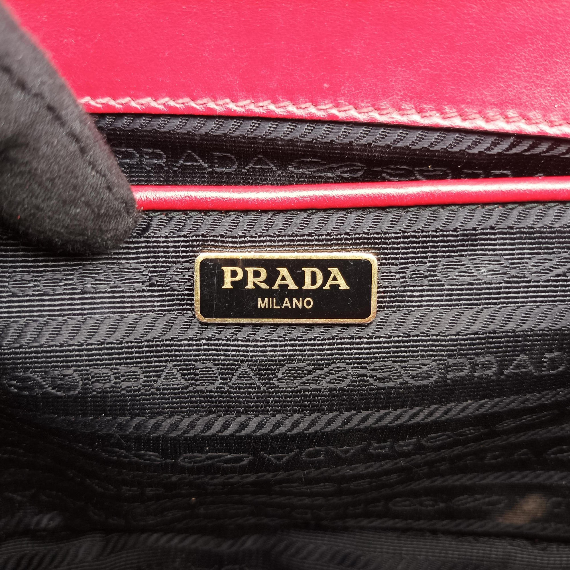 Pre-owned Prada Triangle Logo Red SAFFIANO Leather 1BD200 shoulderbag | stylenewstar