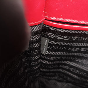 Pre-owned Prada Triangle Logo Red SAFFIANO Leather 1BD200 shoulderbag | stylenewstar