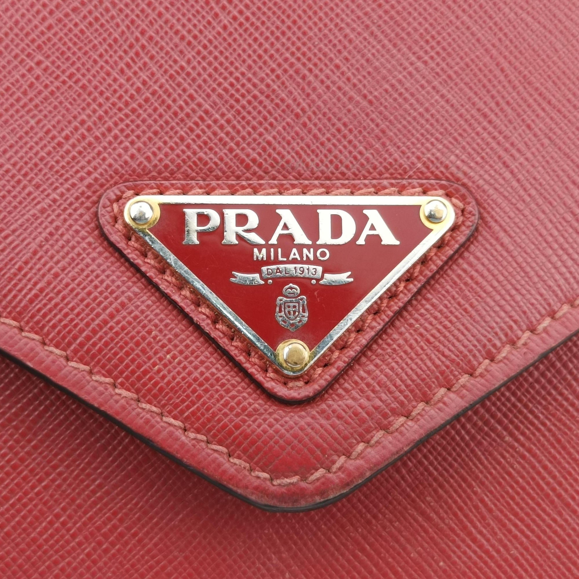 Pre-owned Prada Triangle Logo Red SAFFIANO Leather 1BD200 shoulderbag | stylenewstar
