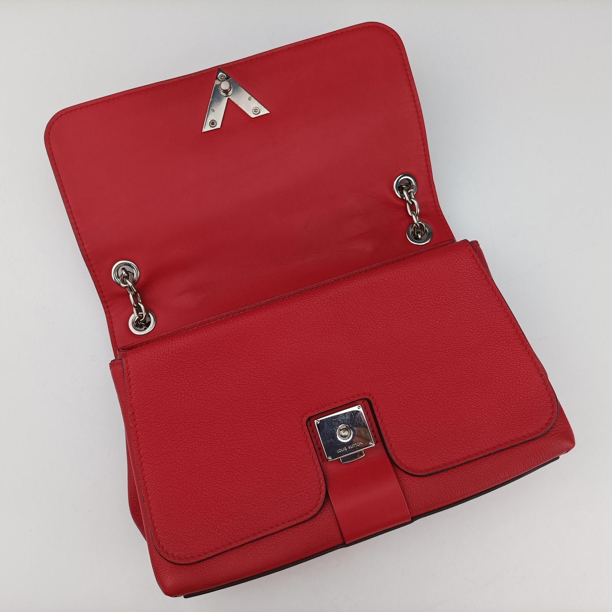 Vintage Louis Vuitton Very Chain Bag Ruby leather M44285 shoulderbag | stylenewstar