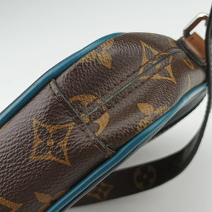 Vintage Louis Vuitton Danube Slim PＭ brown×navy Monogram Canvas×epi M51459 shoulderbag | stylenewstar