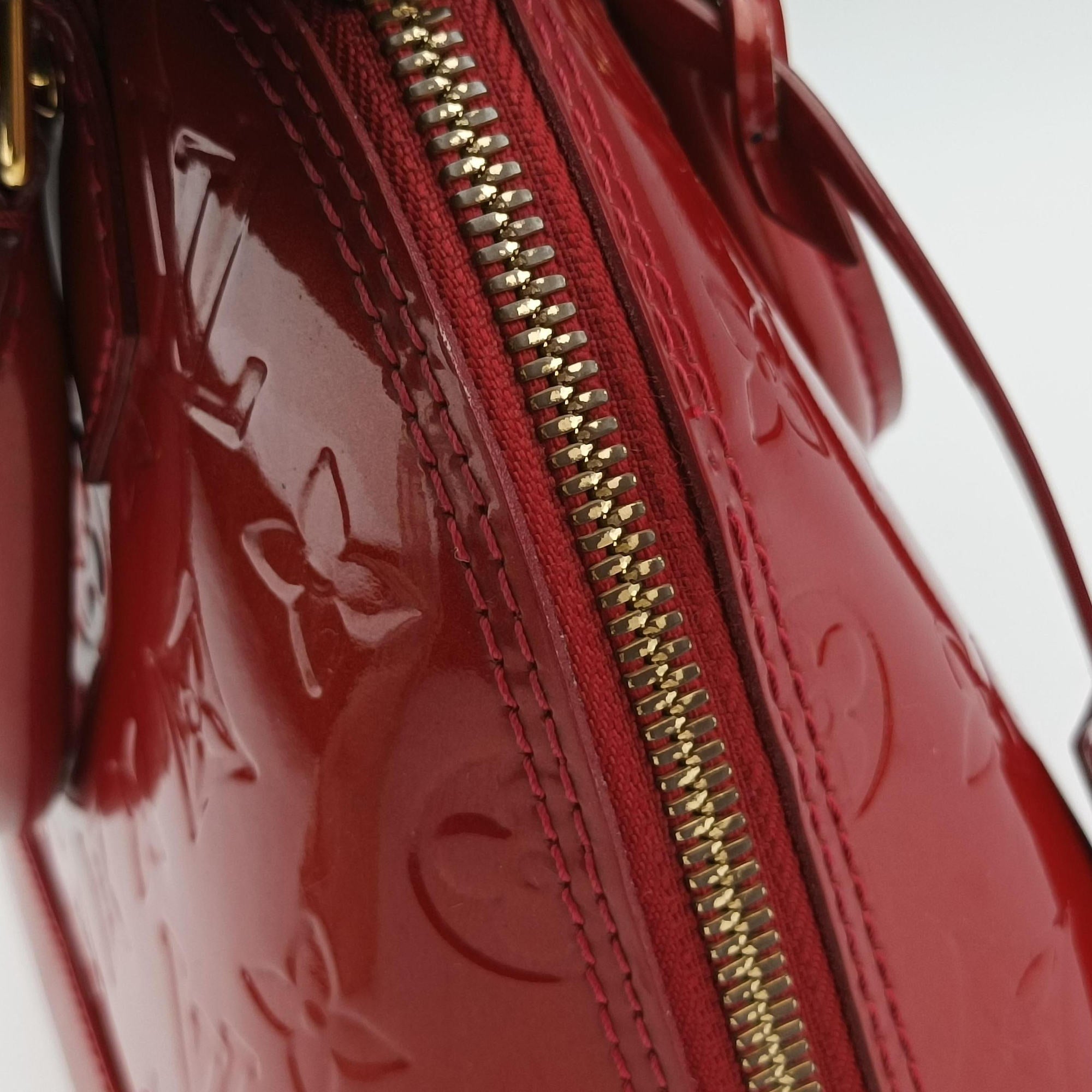Vintage Louis Vuitton Alma BB CERISE Vernis M90174 shoulderbag | stylenewstar