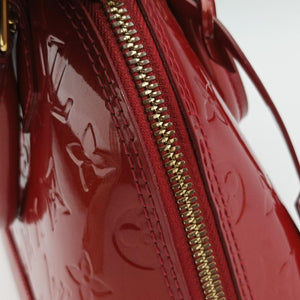 Vintage Louis Vuitton Alma BB CERISE Vernis M90174 shoulderbag | stylenewstar