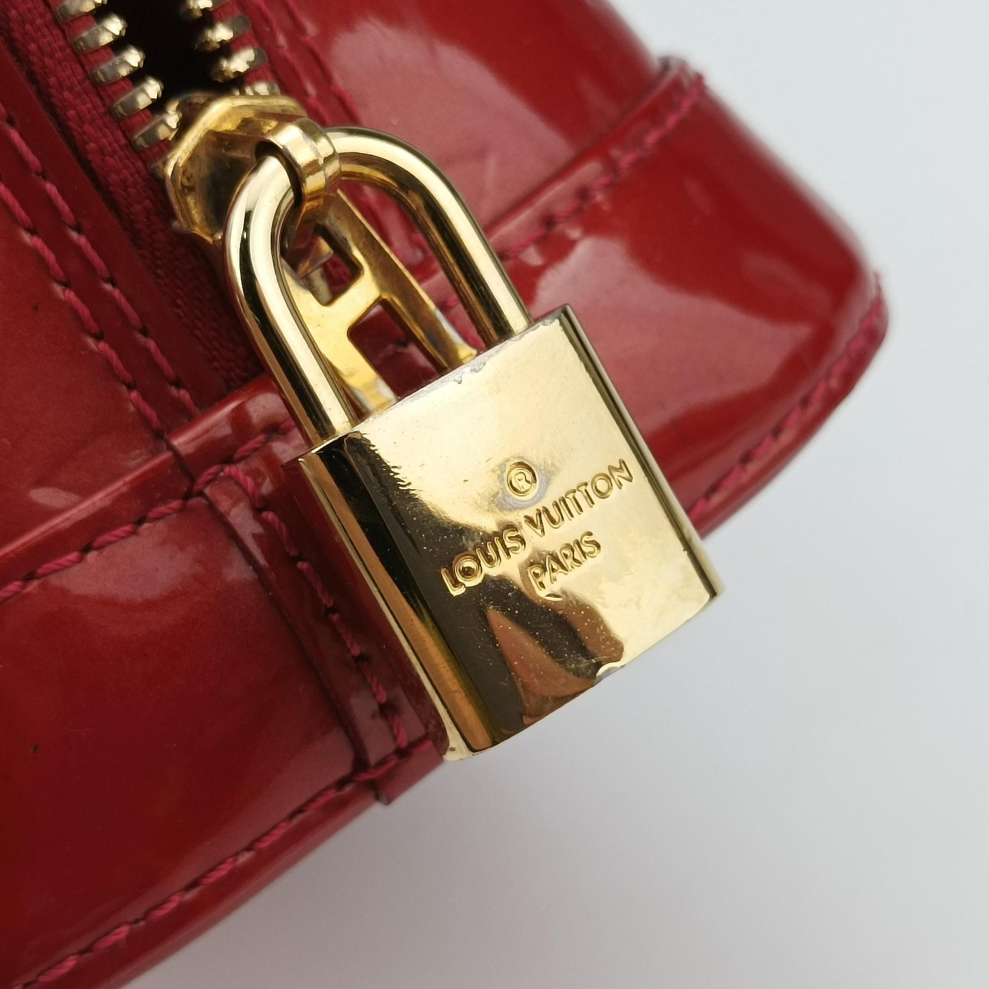 Vintage Louis Vuitton Alma BB CERISE Vernis M90174 shoulderbag | stylenewstar