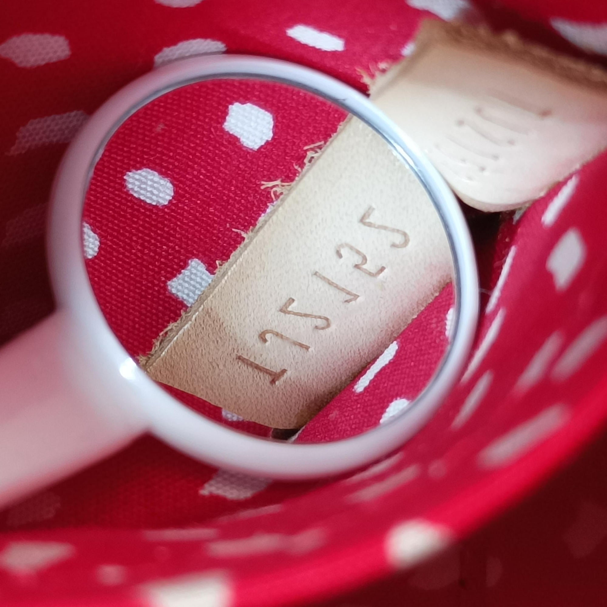 Secondhand Louis Vuitton Dot Infinity Papillon 30 ROUGE×white Vernis M91425 shoulderbag | stylenewstar