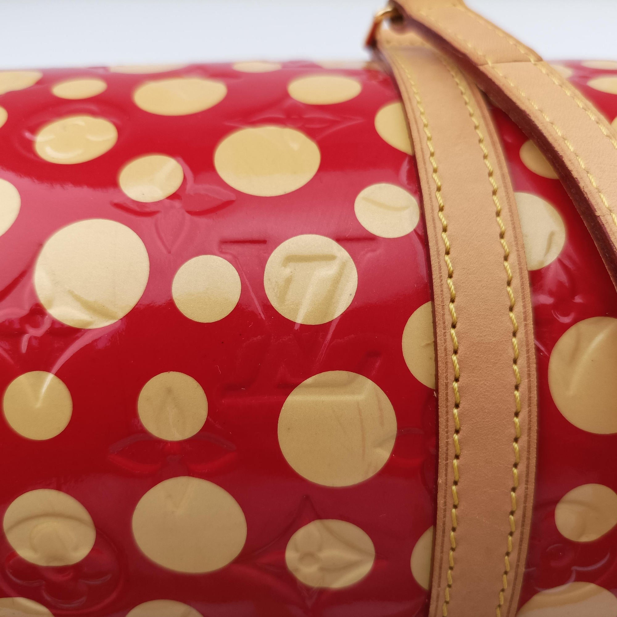 Secondhand Louis Vuitton Dot Infinity Papillon 30 ROUGE×white Vernis M91425 shoulderbag | stylenewstar